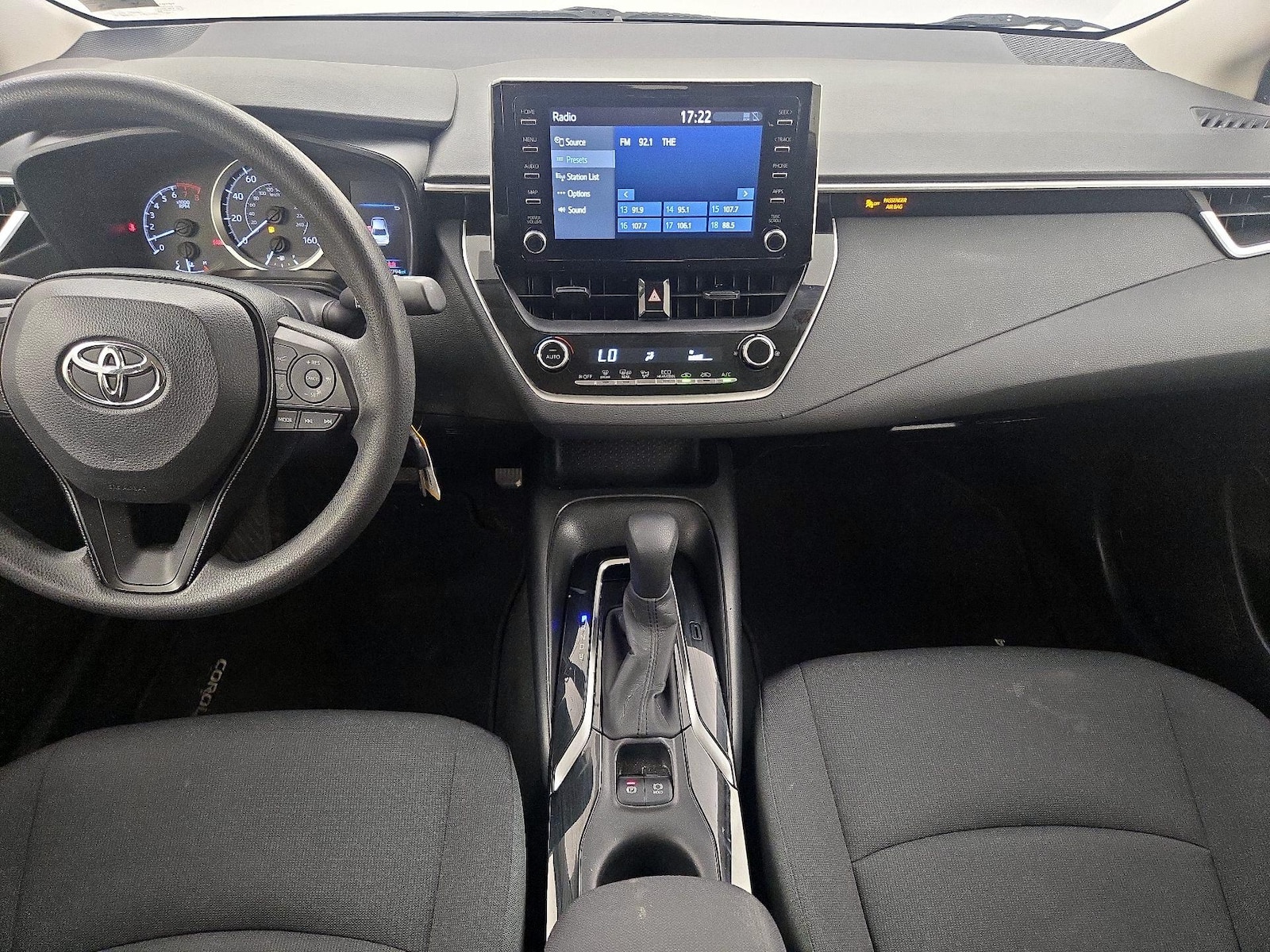2020 Toyota Corolla LE - Photo 10