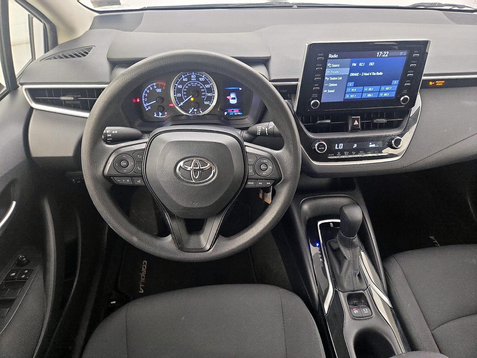 2020 Toyota Corolla LE - Photo 11