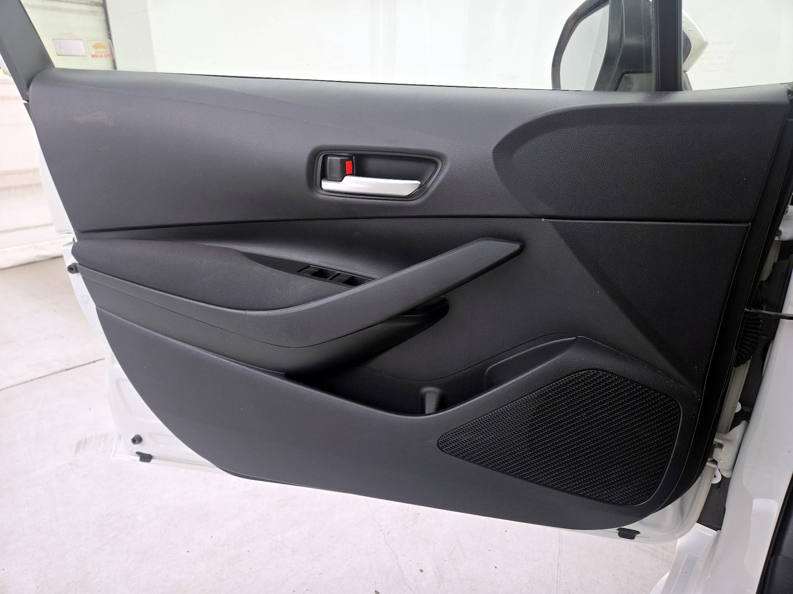 2020 Toyota Corolla LE - Photo 13