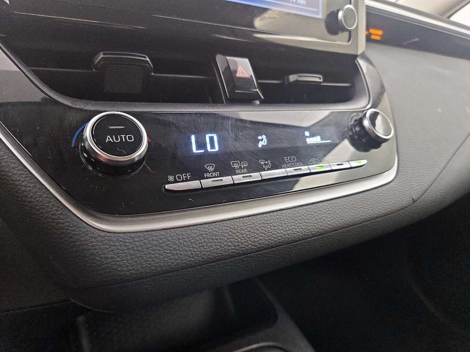 2020 Toyota Corolla LE - Photo 17