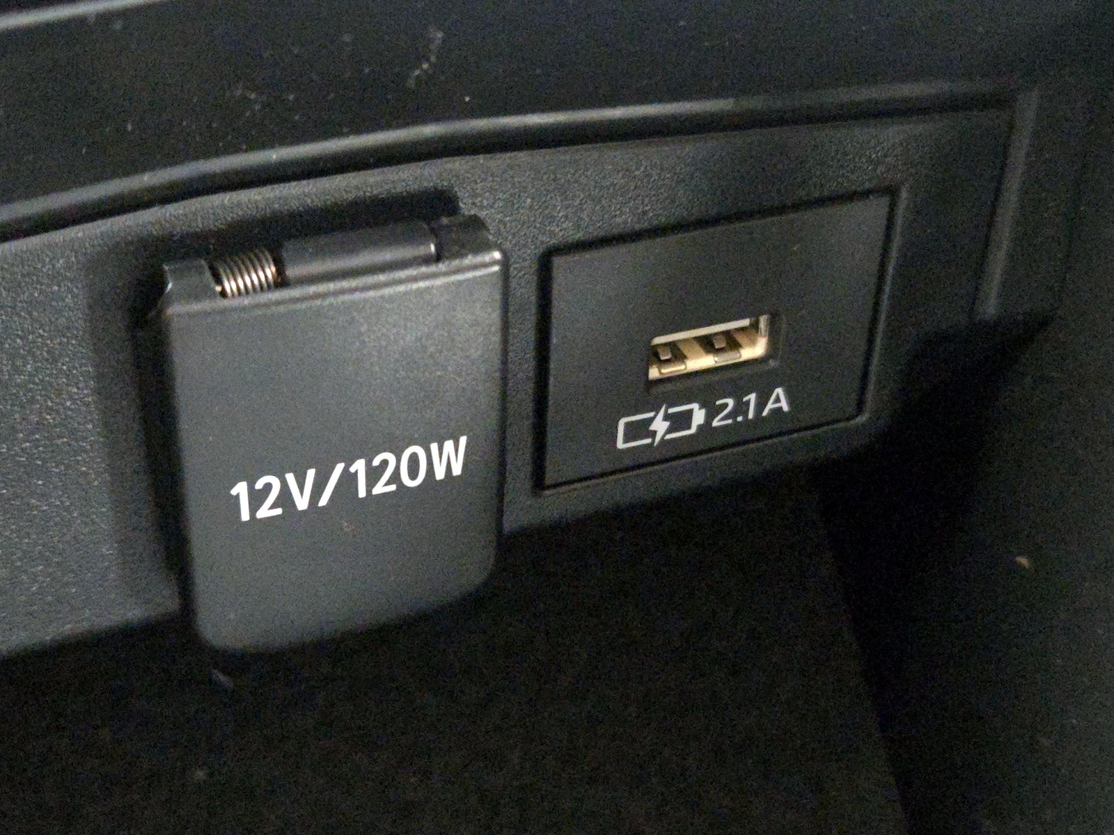 2020 Toyota Corolla LE - Photo 19