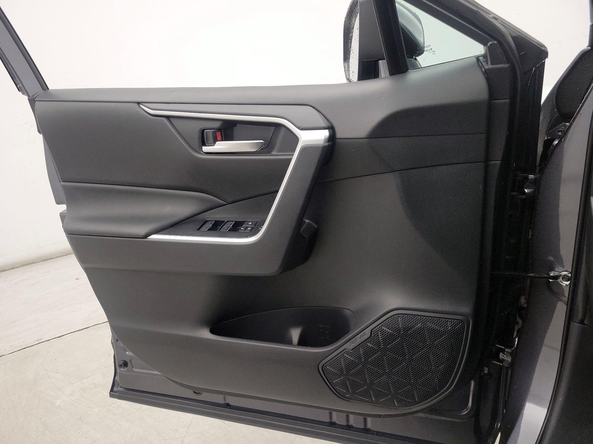 Thumbnail: 2025 Toyota RAV4 - 12