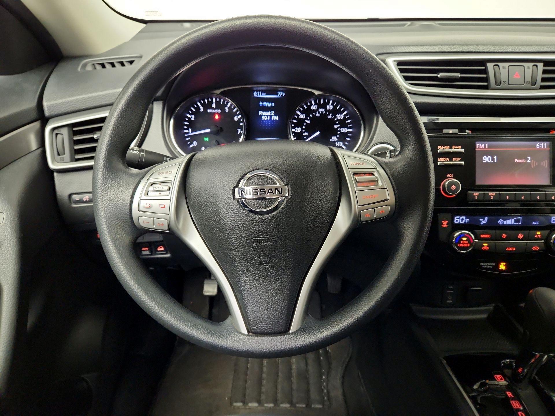 Thumbnail: 2015 Nissan Rogue - 10