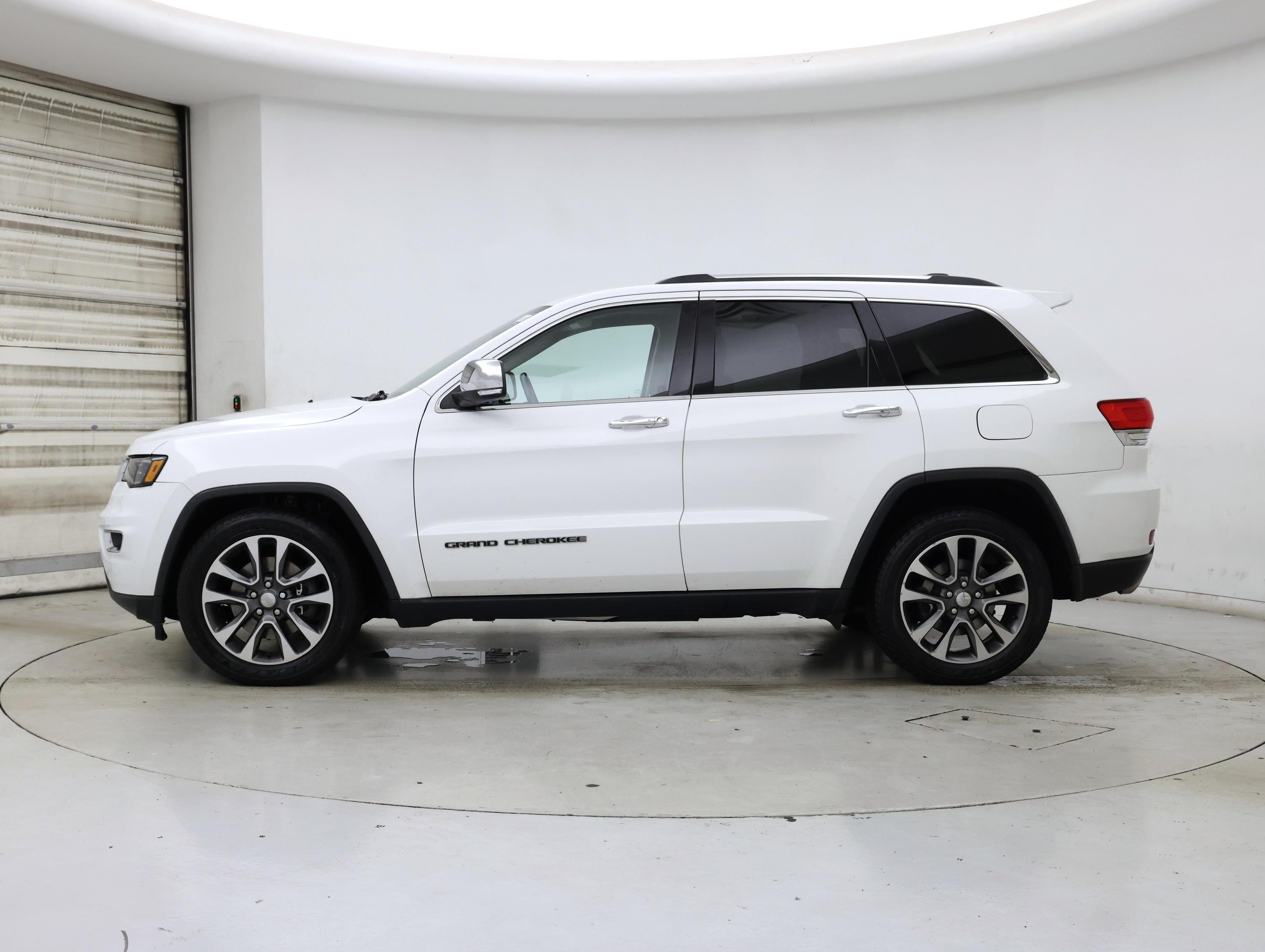 Thumbnail: 2018 Jeep Grand Cherokee - 3