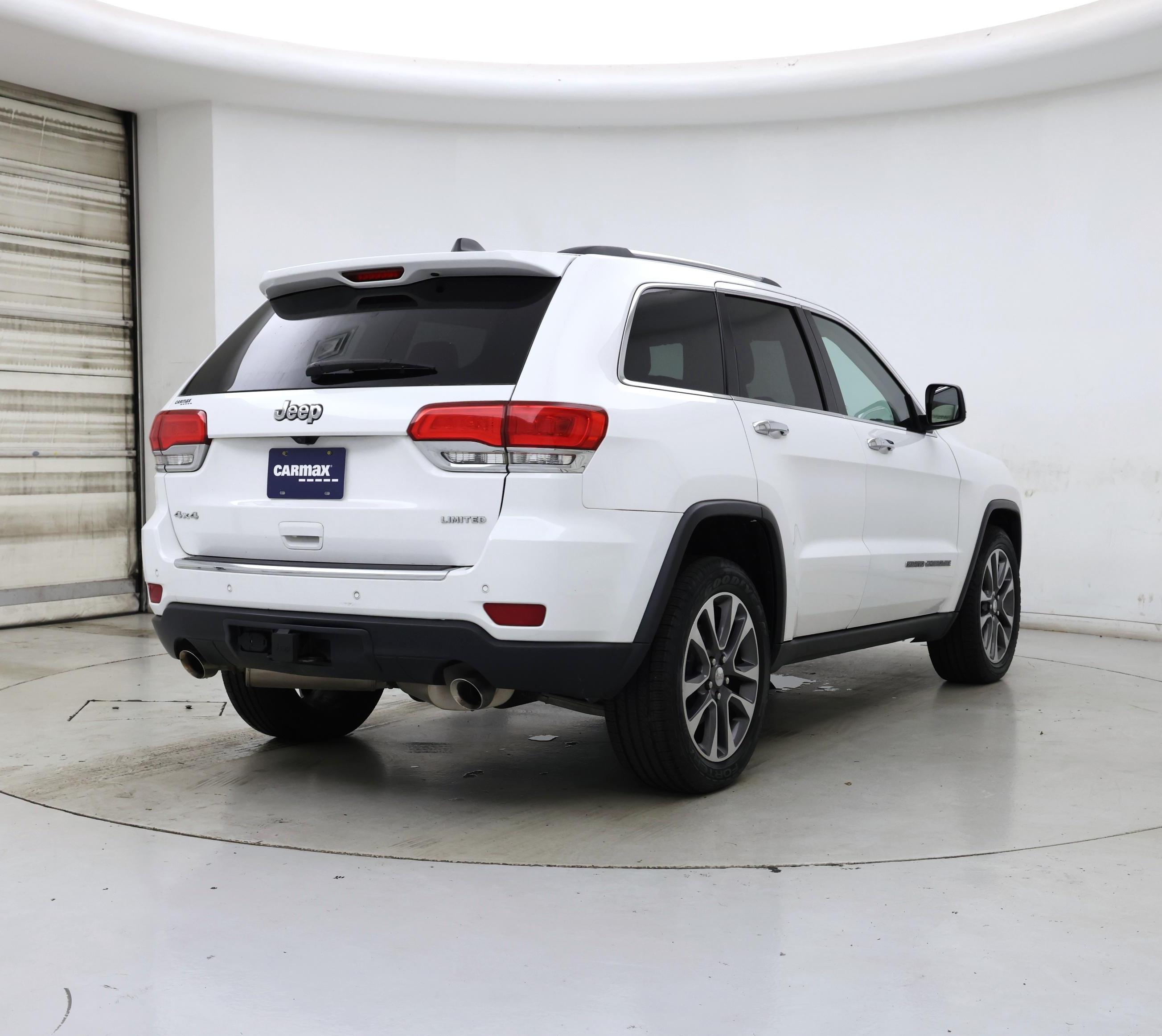 Thumbnail: 2018 Jeep Grand Cherokee - 8