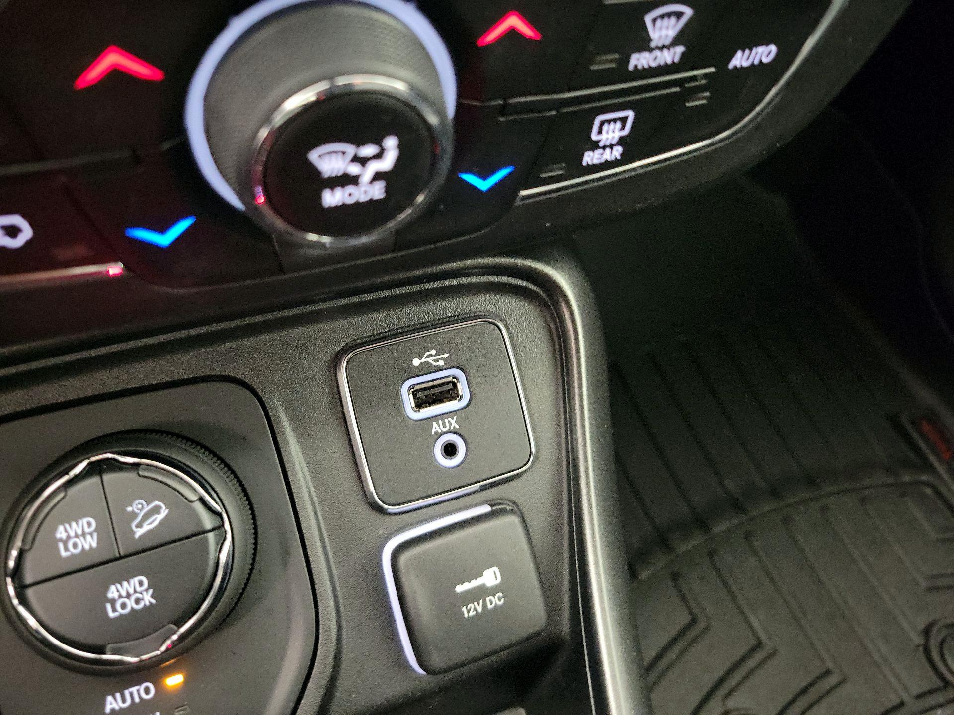Thumbnail: 2018 Jeep Compass - 18