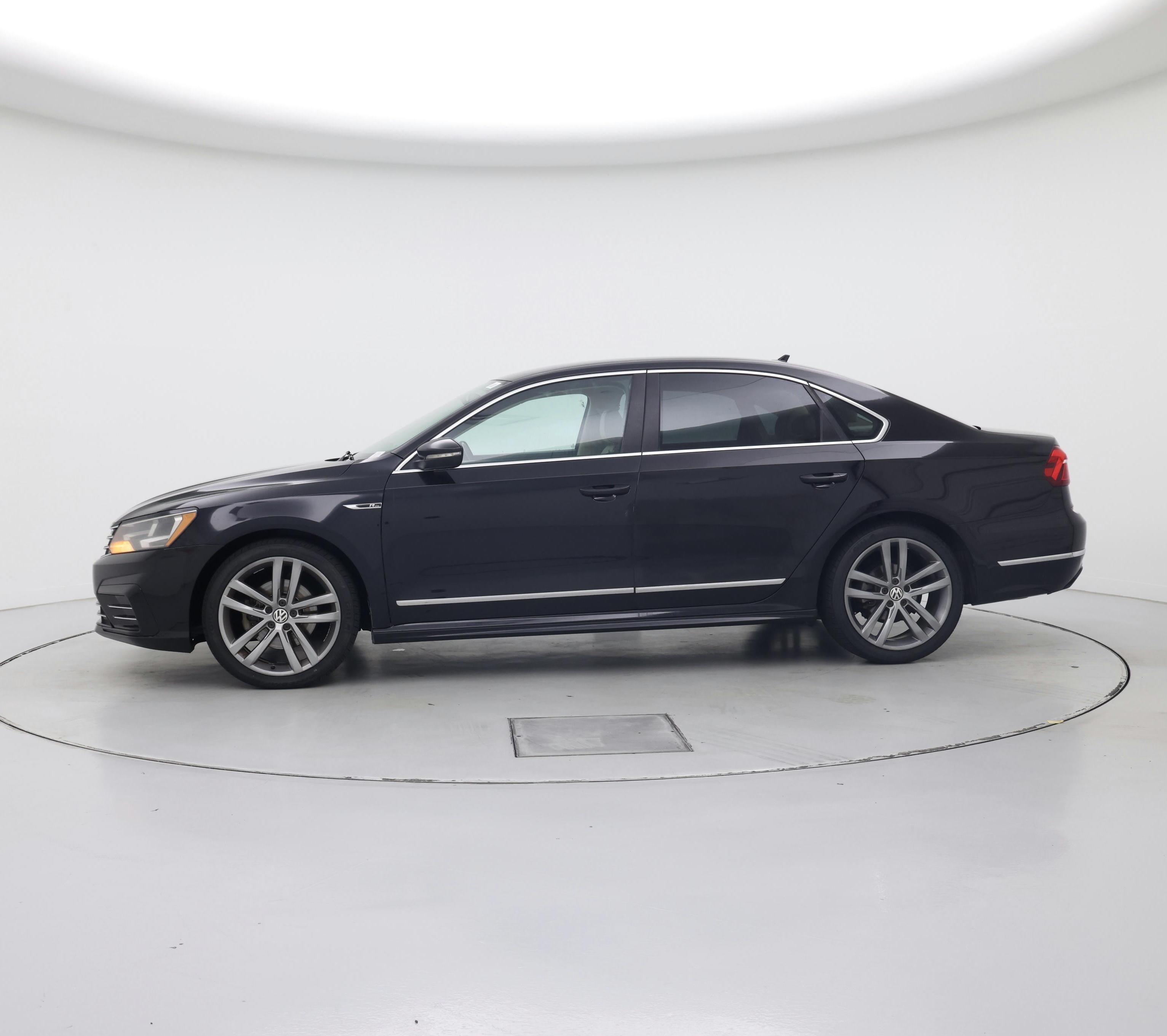 Thumbnail: 2017 Volkswagen Passat - 3