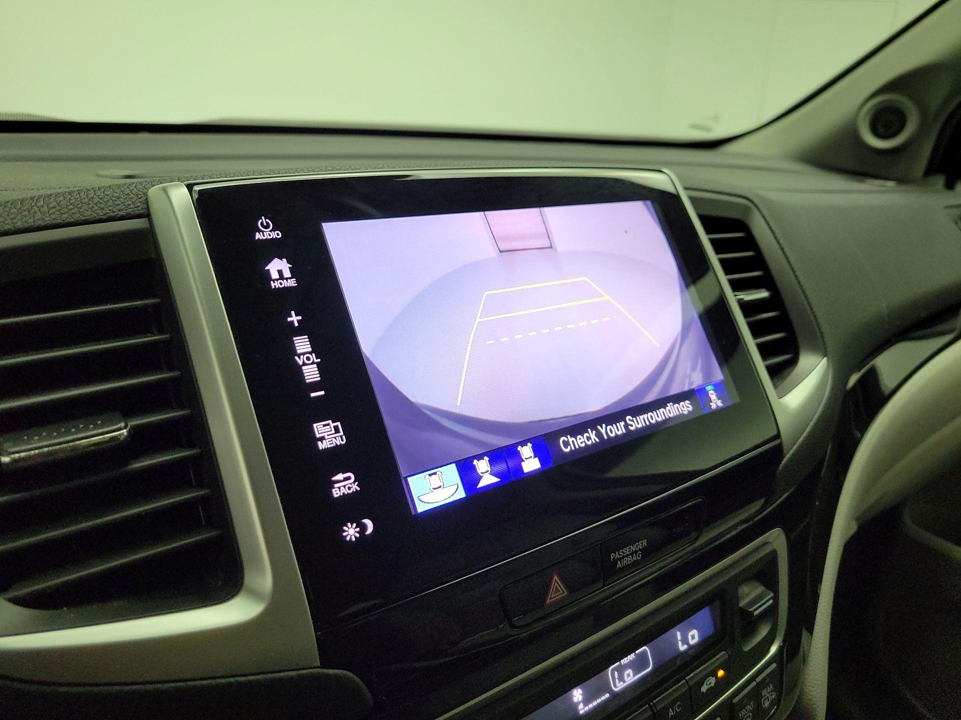 Thumbnail: 2018 Honda Pilot - 15