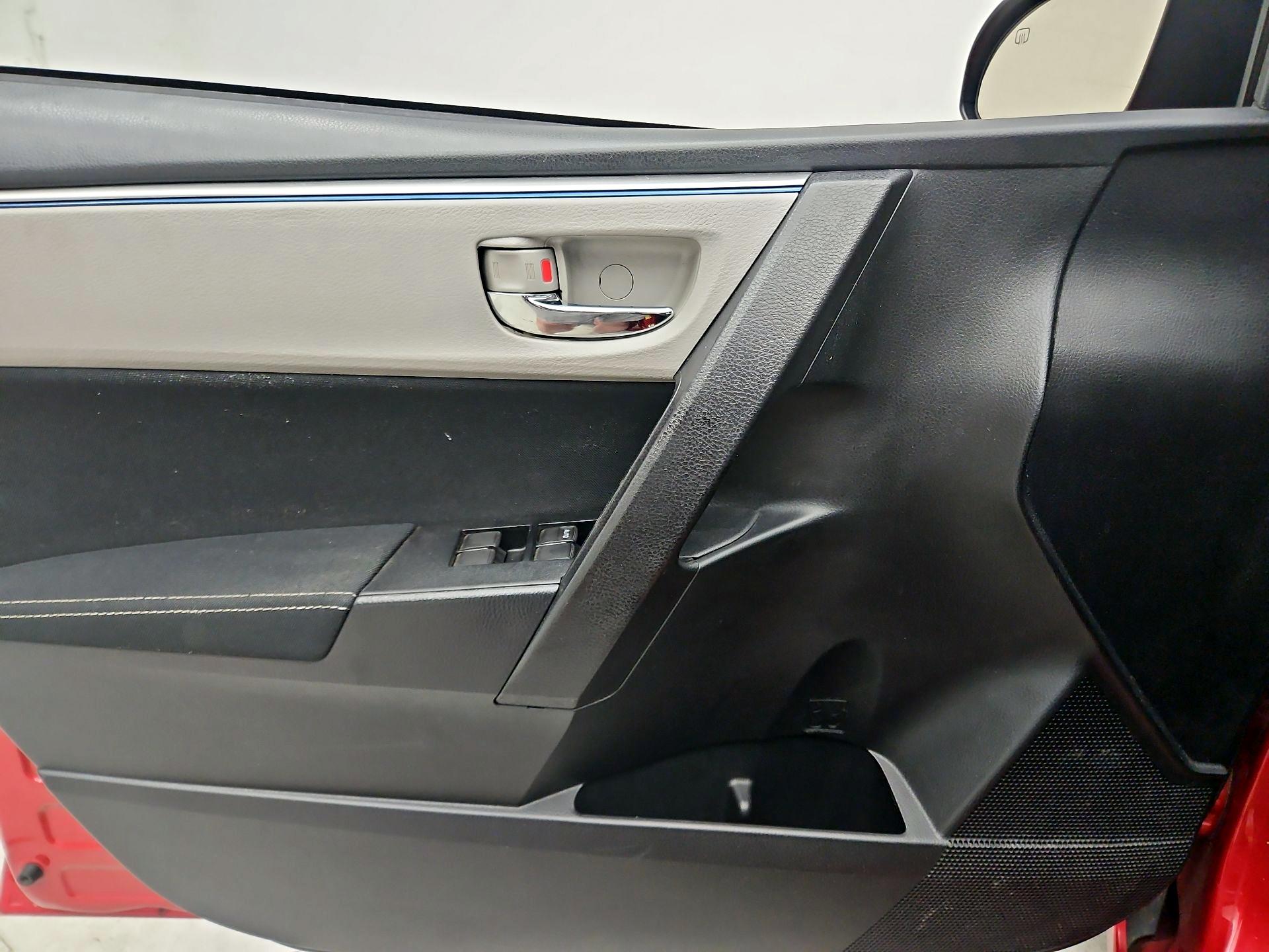 Thumbnail: 2014 Toyota Corolla - 12