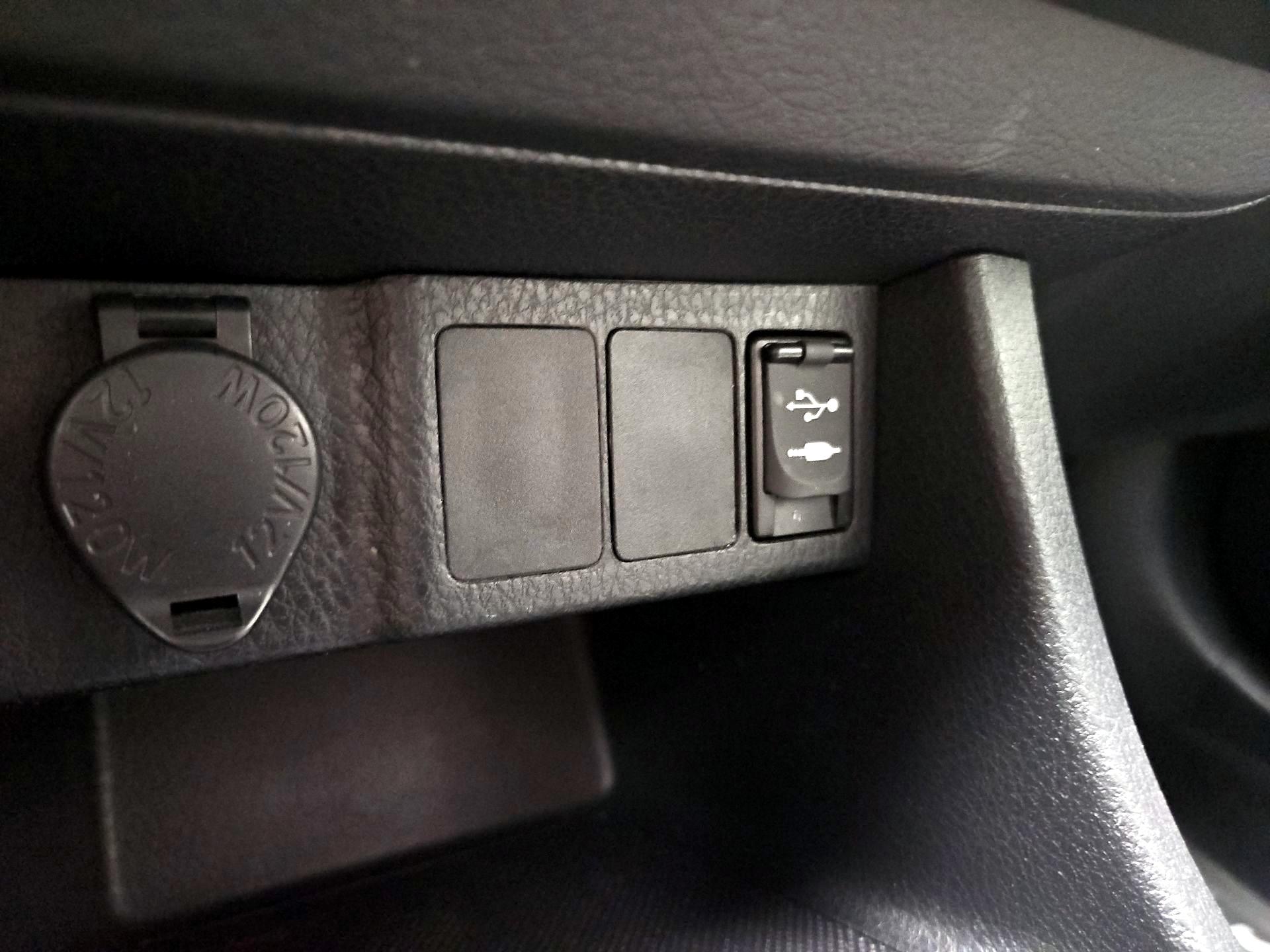 Thumbnail: 2014 Toyota Corolla - 18