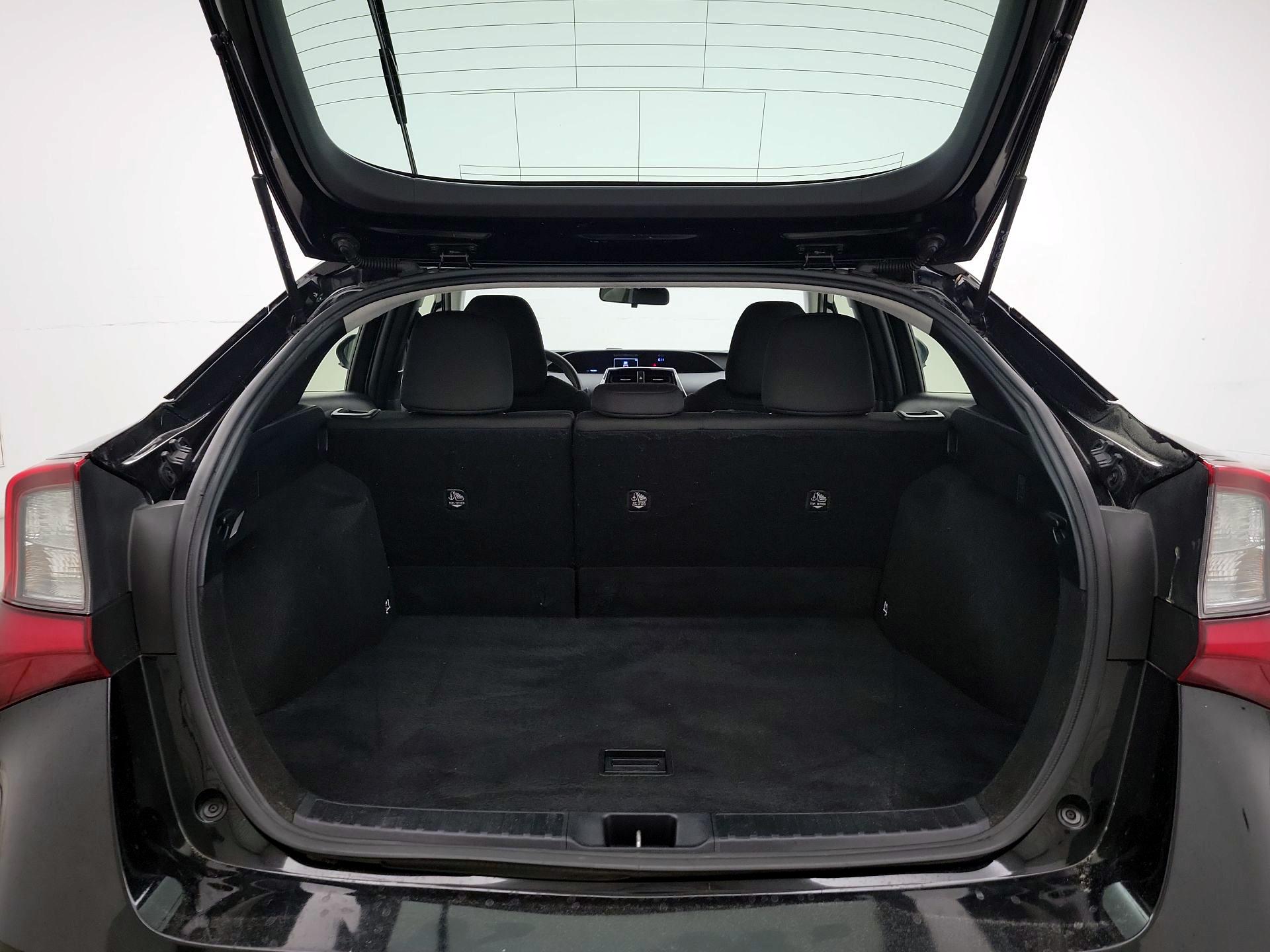 Thumbnail: 2021 Toyota Prius - 20