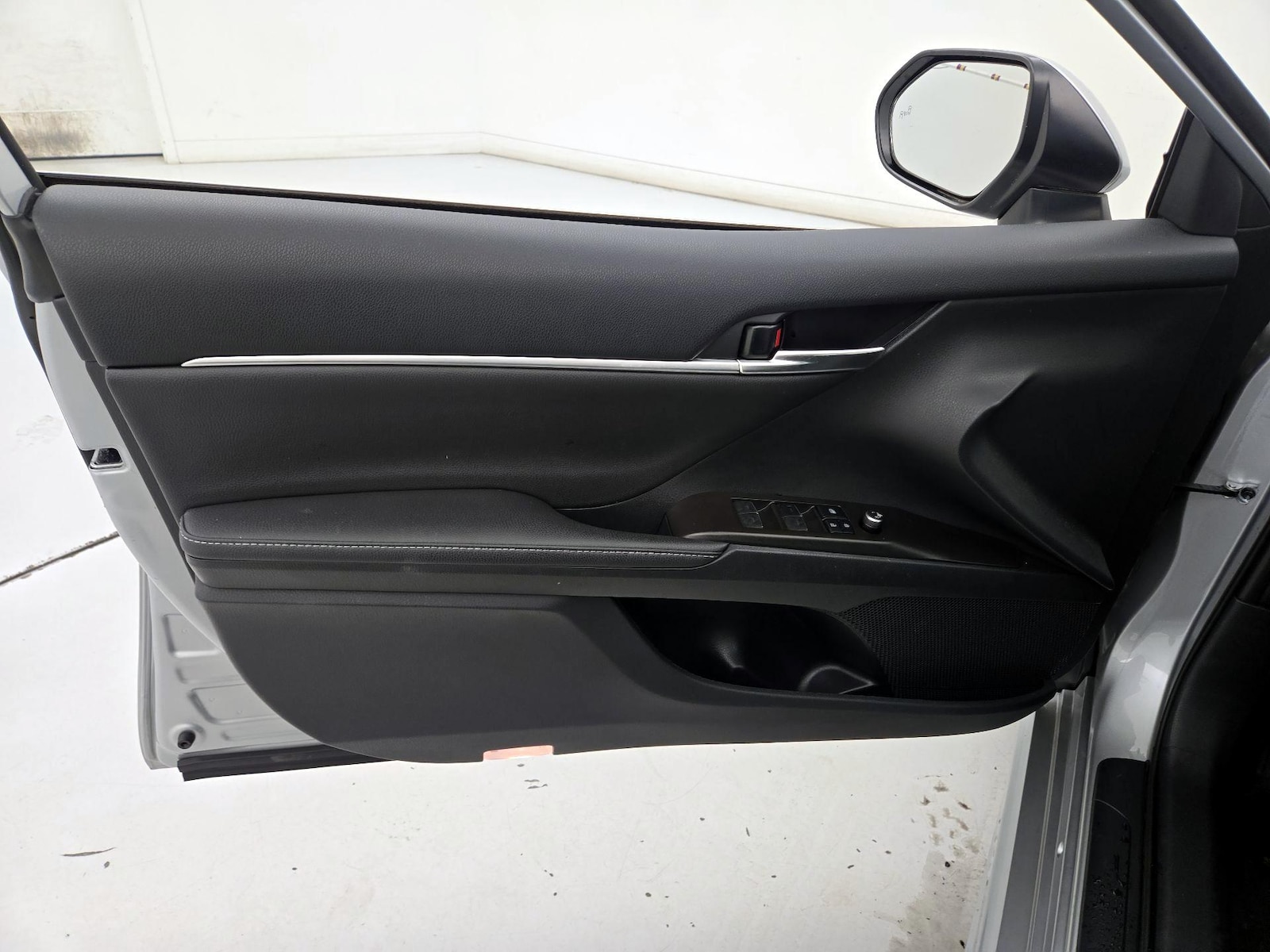 2021 Toyota Camry XSE - Photo 13