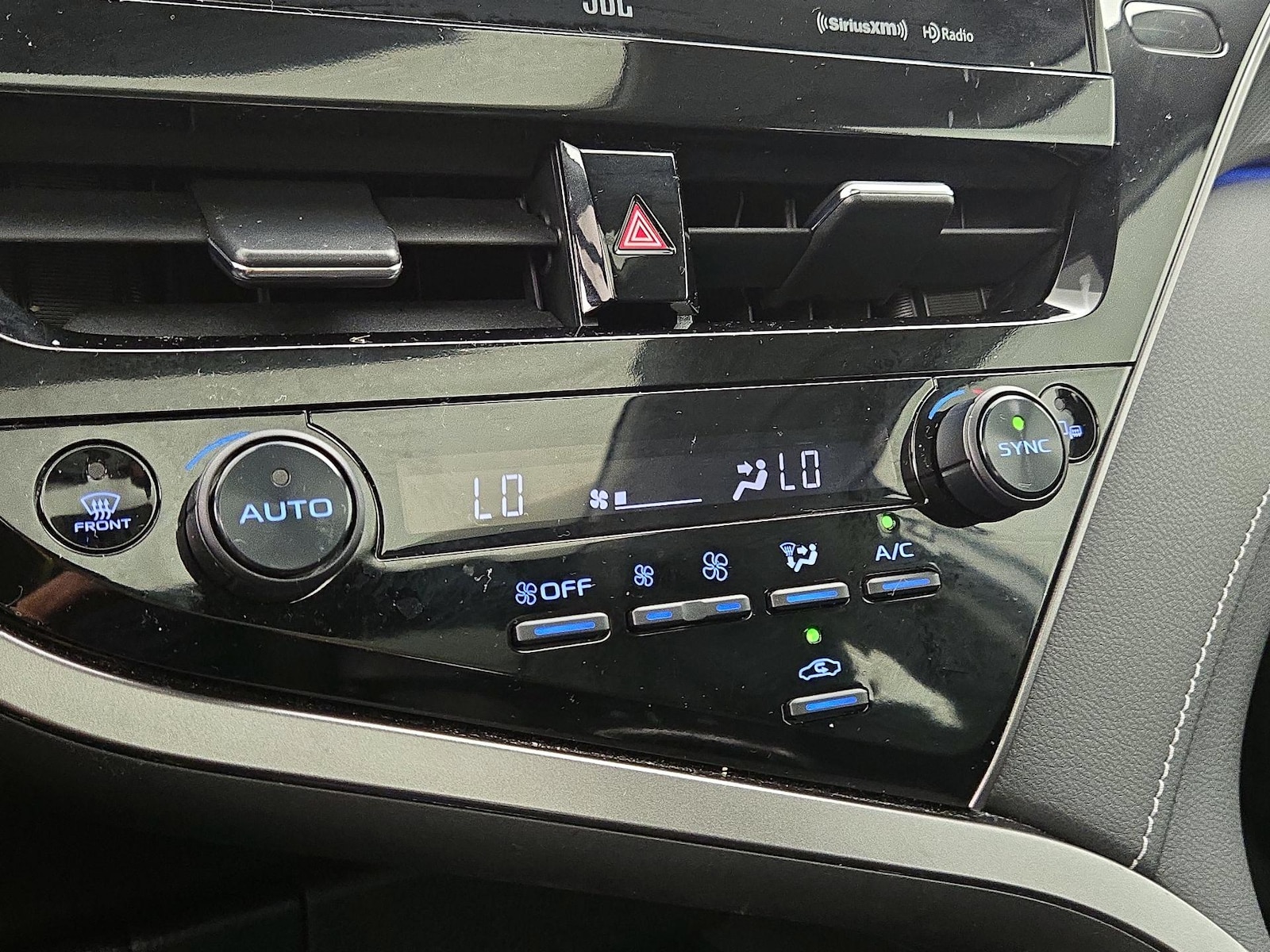 2021 Toyota Camry XSE - Photo 18