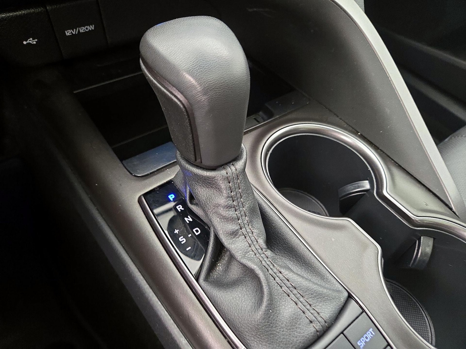 2021 Toyota Camry XSE - Photo 19