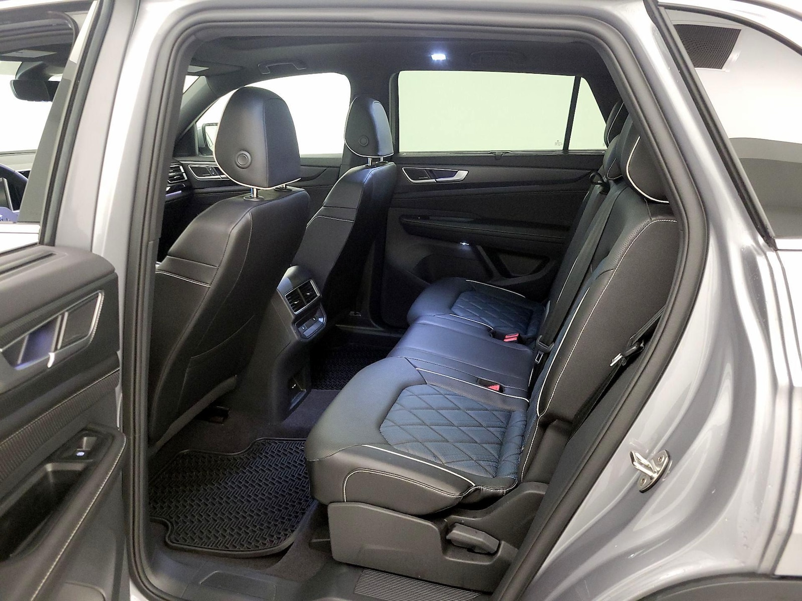 2024 Volkswagen Atlas Cross Sport SEL Premium R-LINE - Photo 21