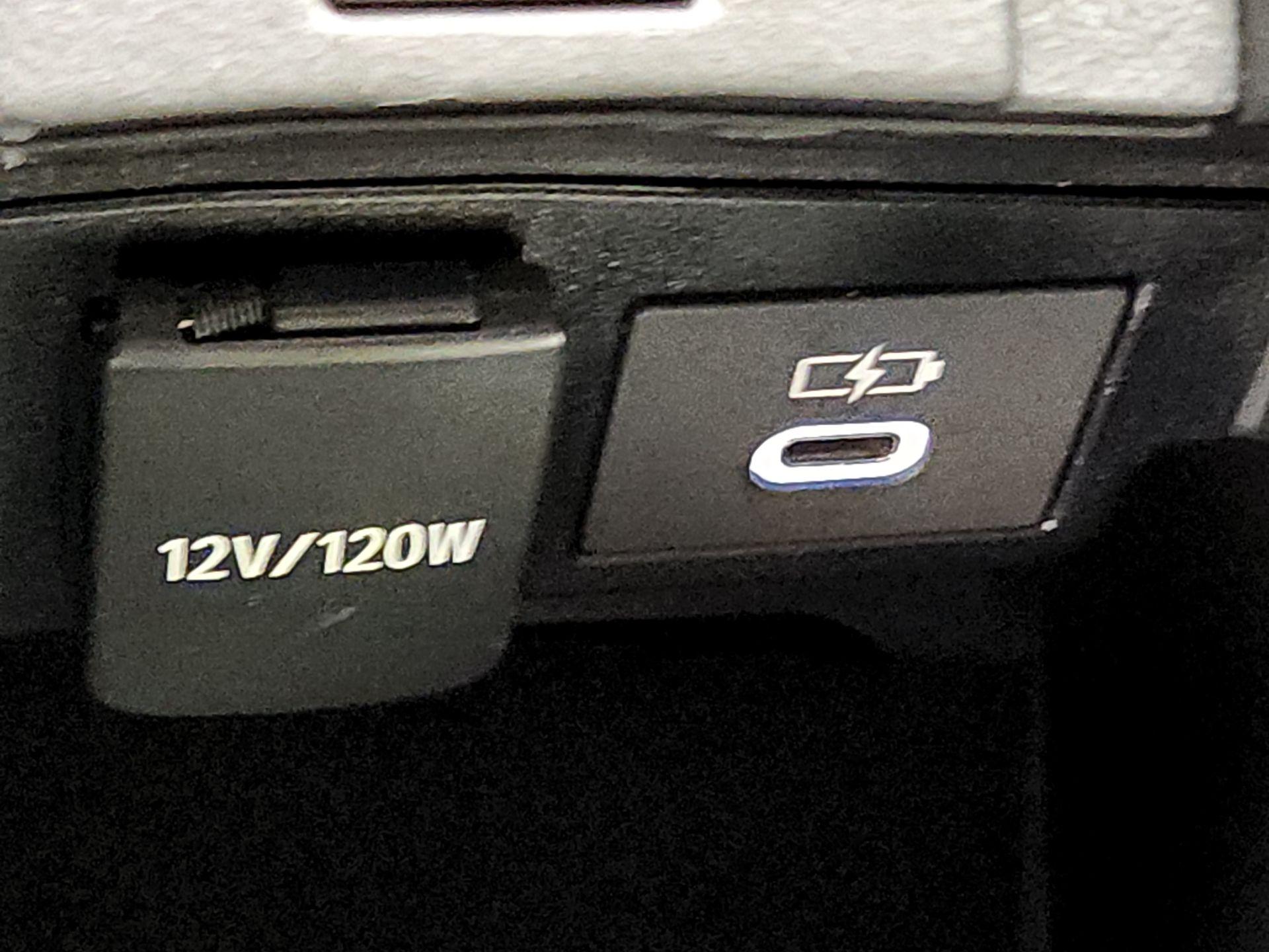 Thumbnail: 2025 Toyota Corolla - 19