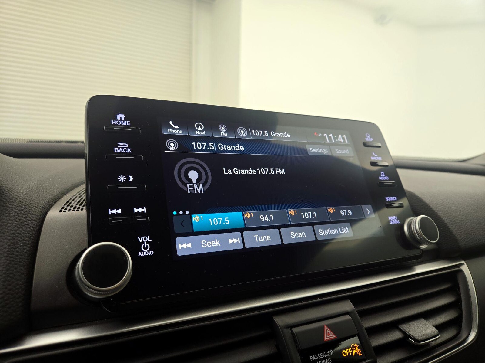 2018 Honda Accord Touring - Photo 17