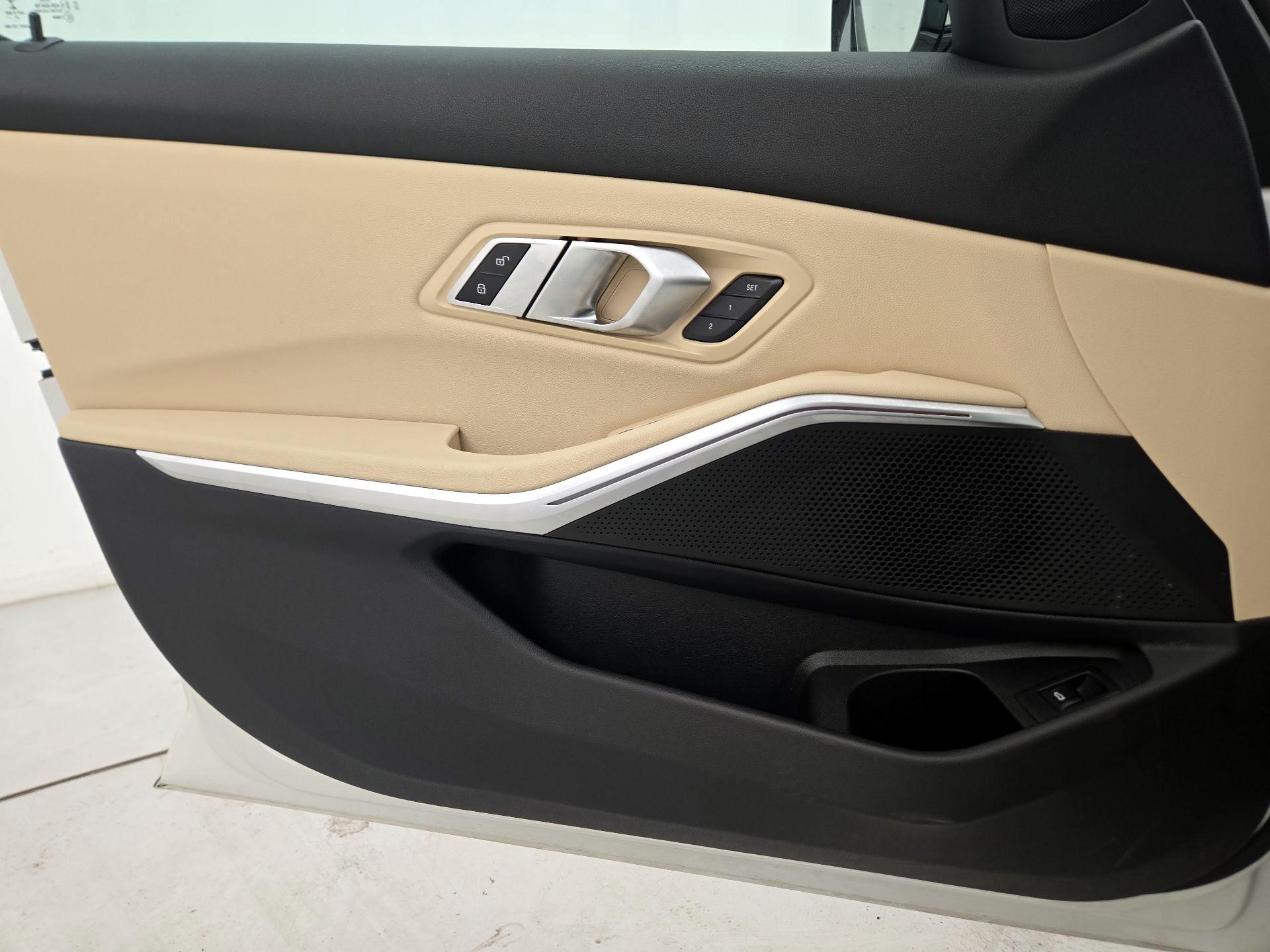 Thumbnail: 2021 BMW 3 Series - 12