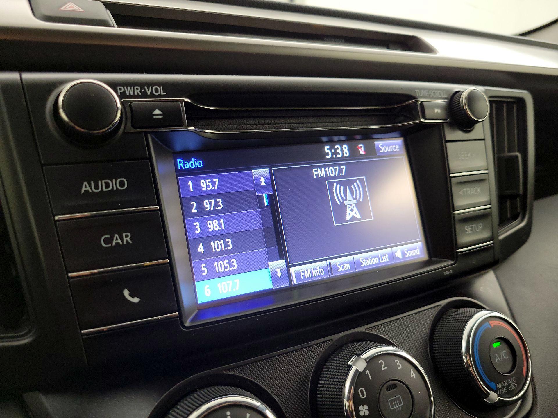 Thumbnail: 2016 Toyota RAV4 - 15