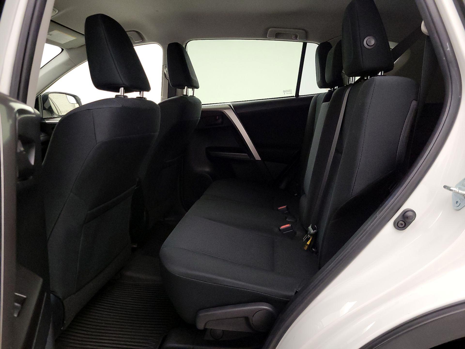 Thumbnail: 2016 Toyota RAV4 - 19
