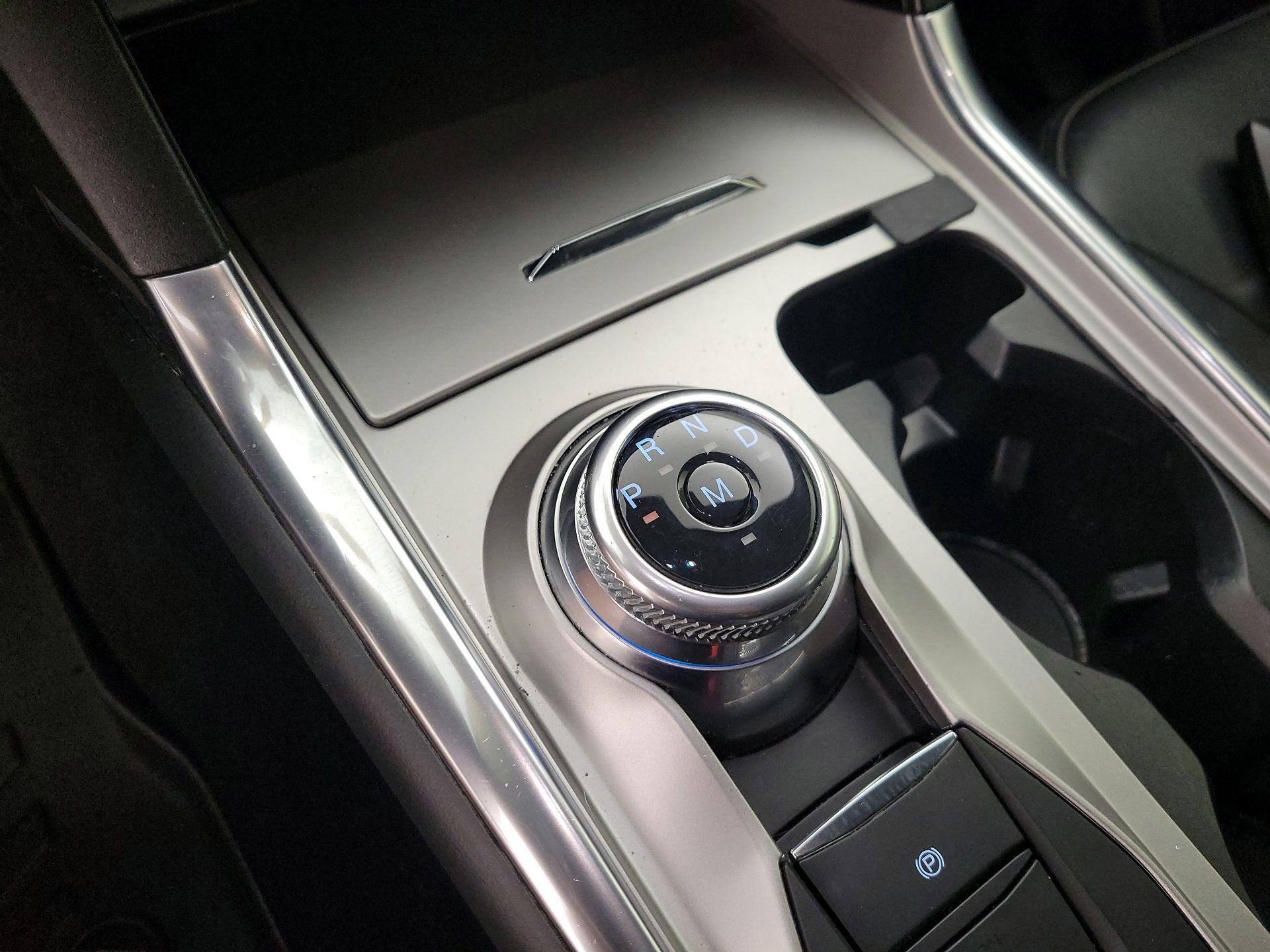 Thumbnail: 2020 Ford Explorer - 18