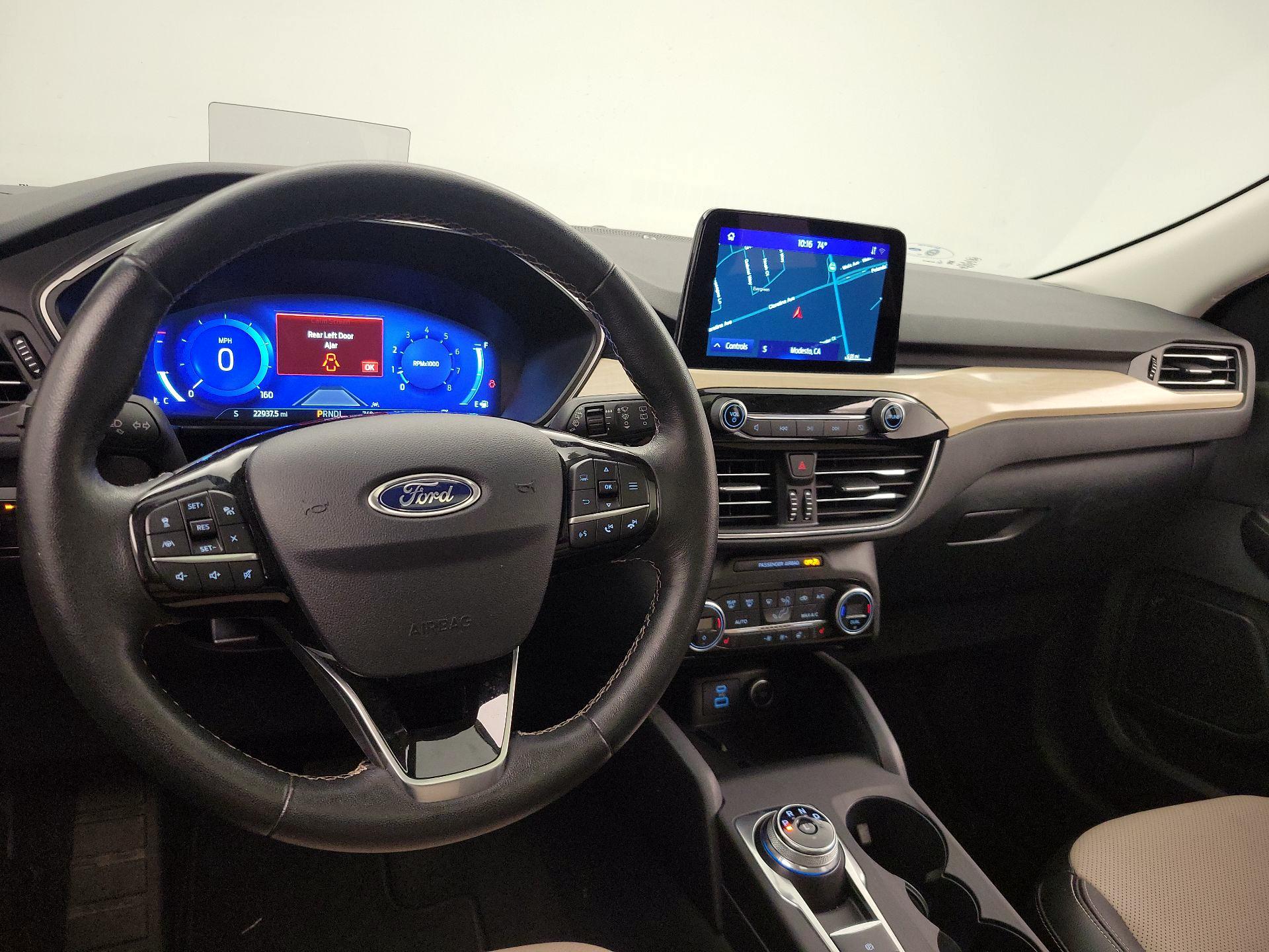 Thumbnail: 2021 Ford Escape - 9