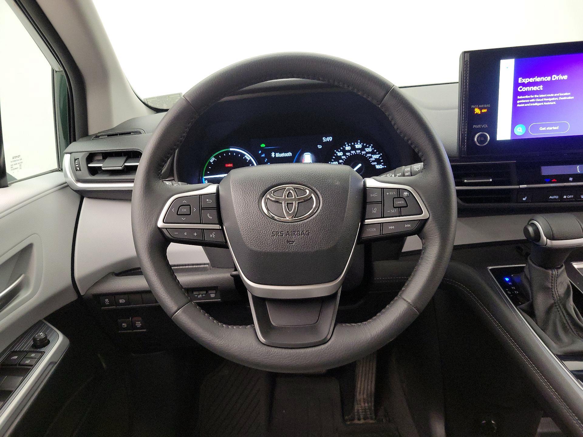 Thumbnail: 2025 Toyota Sienna - 10