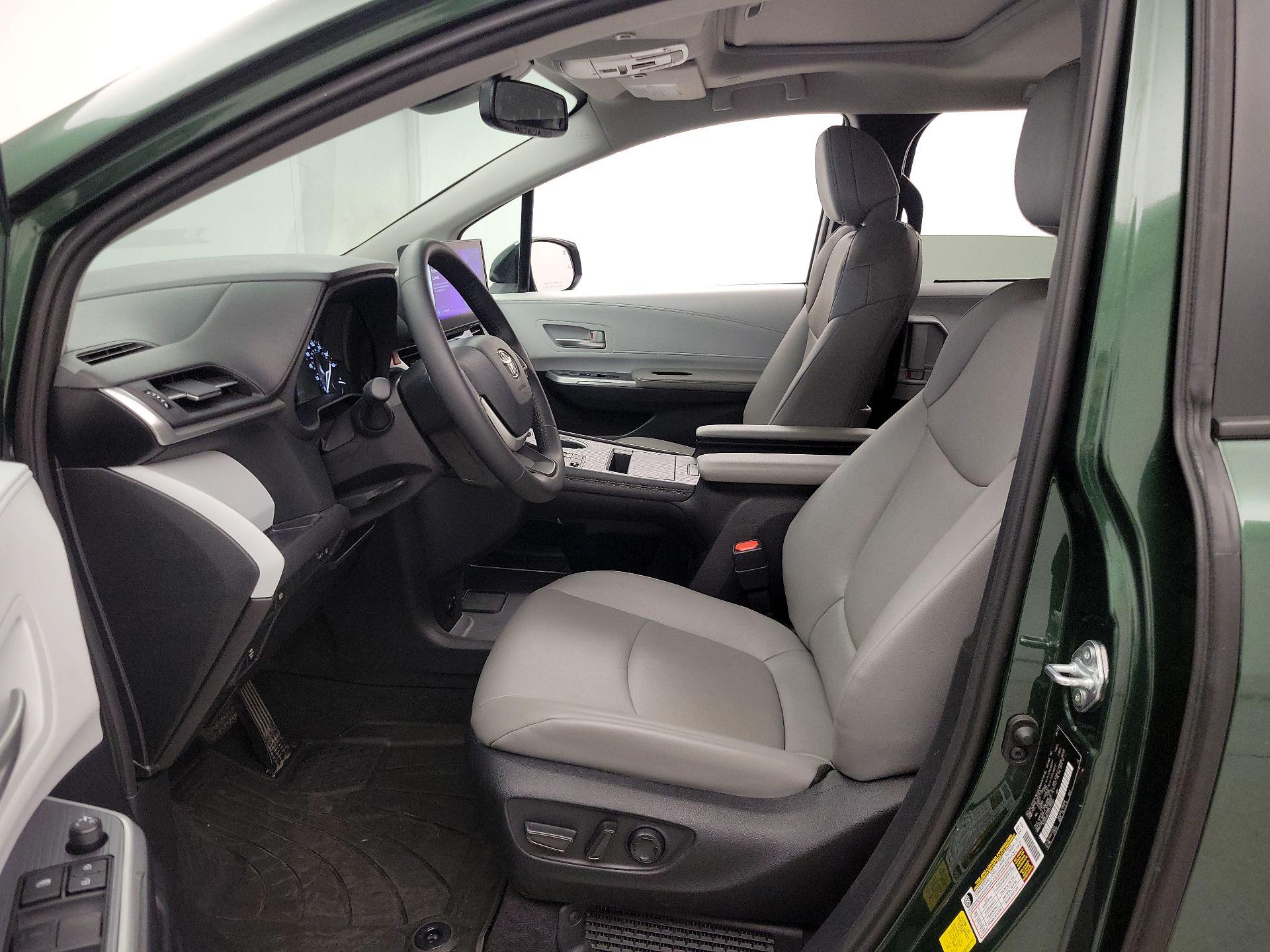 Thumbnail: 2025 Toyota Sienna - 11