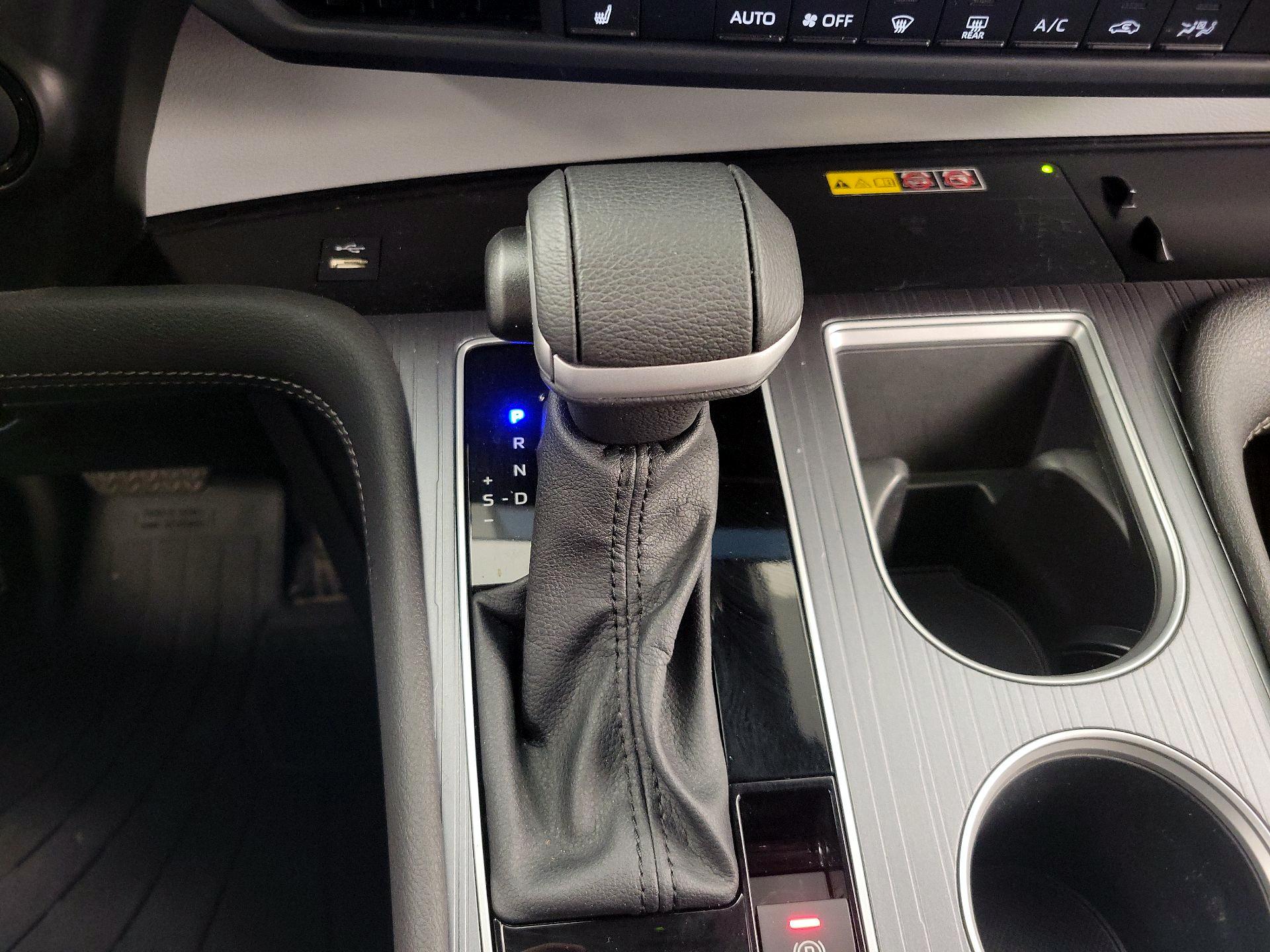 Thumbnail: 2025 Toyota Sienna - 17