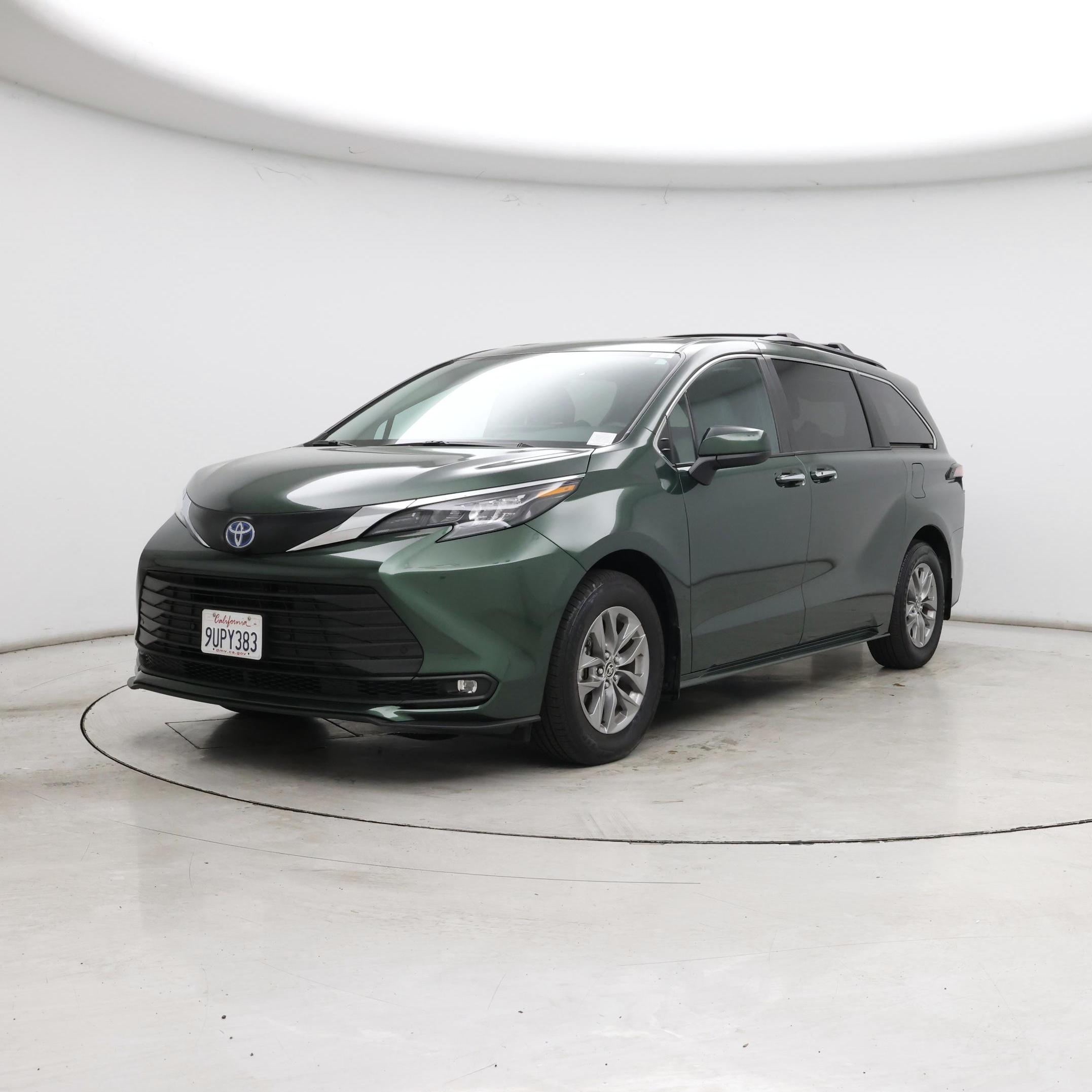 Thumbnail: 2025 Toyota Sienna - 4
