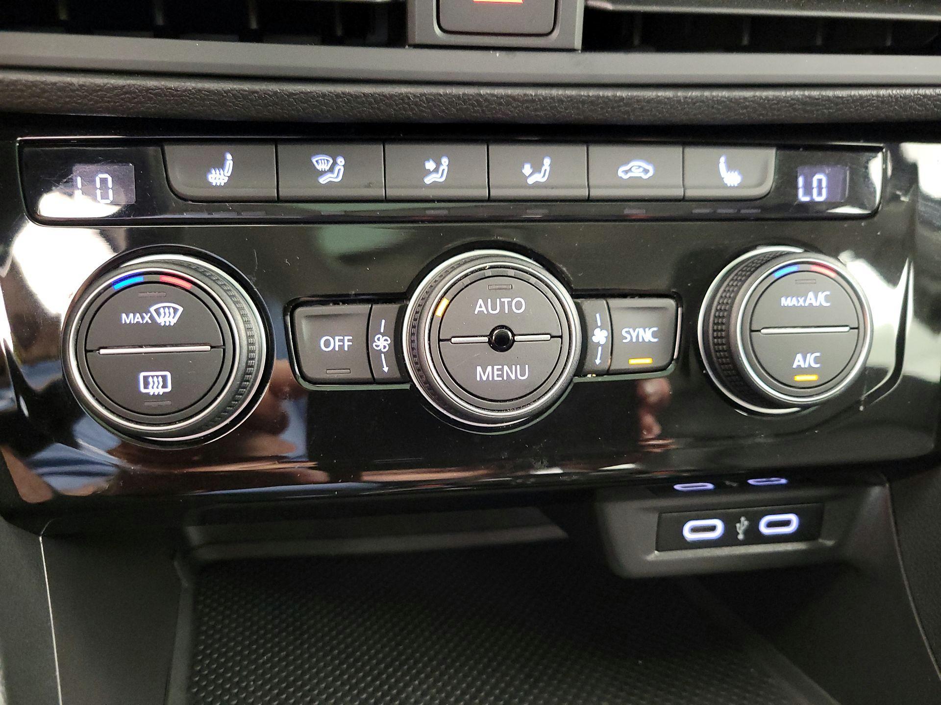 Thumbnail: 2021 Volkswagen Jetta - 16