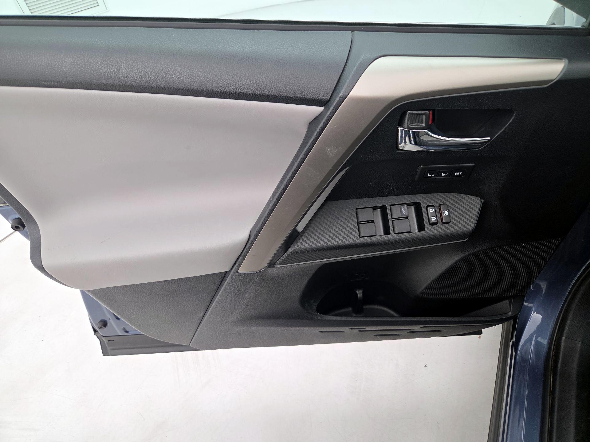 Thumbnail: 2014 Toyota RAV4 - 12