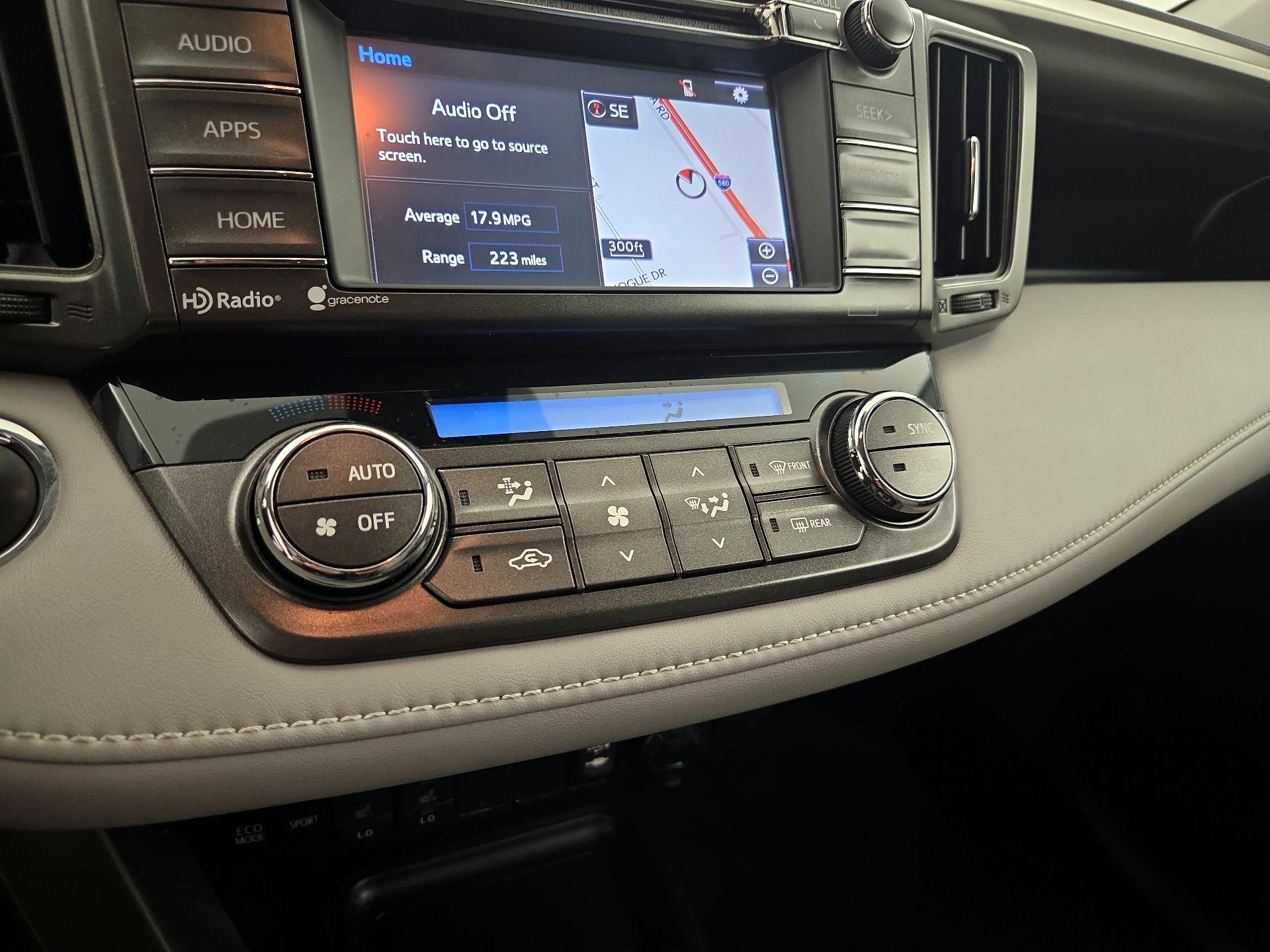 Thumbnail: 2014 Toyota RAV4 - 16