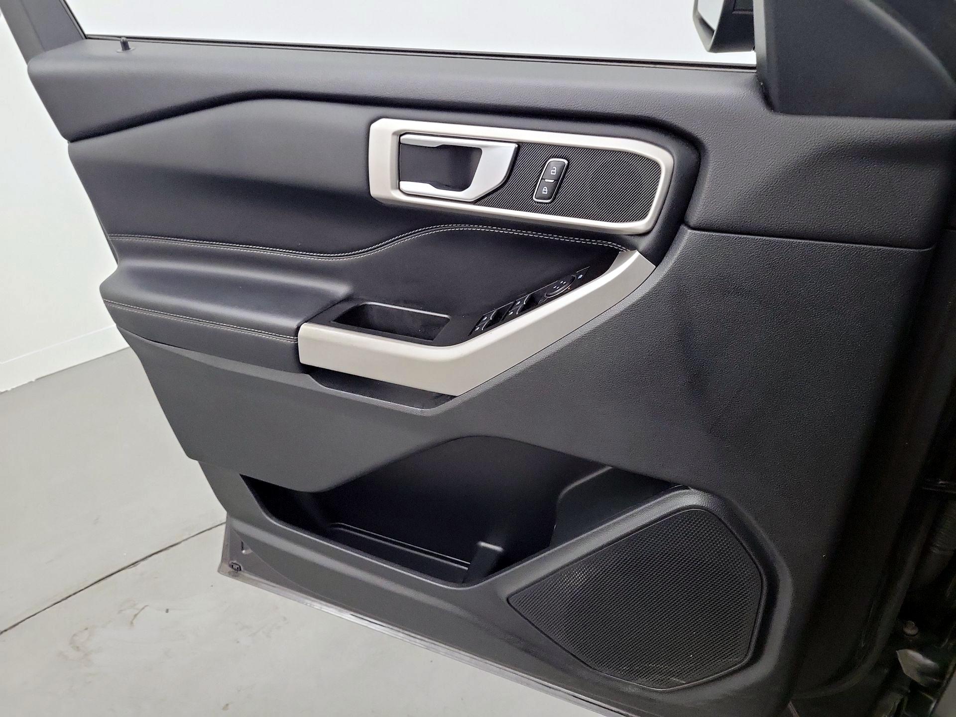 Thumbnail: 2020 Ford Explorer - 12