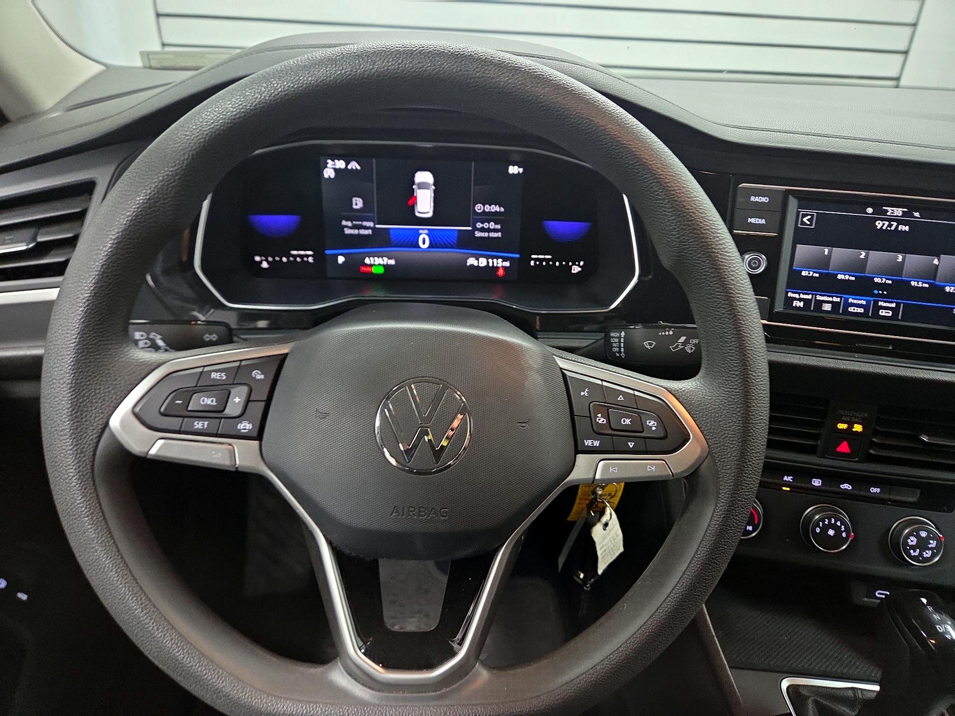 Thumbnail: 2022 Volkswagen Jetta - 10