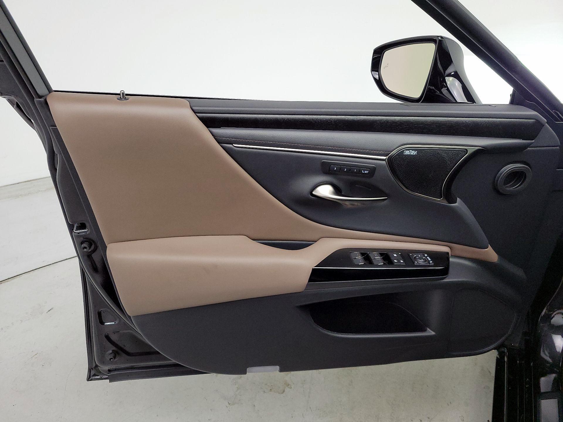 Thumbnail: 2024 Lexus ES - 12