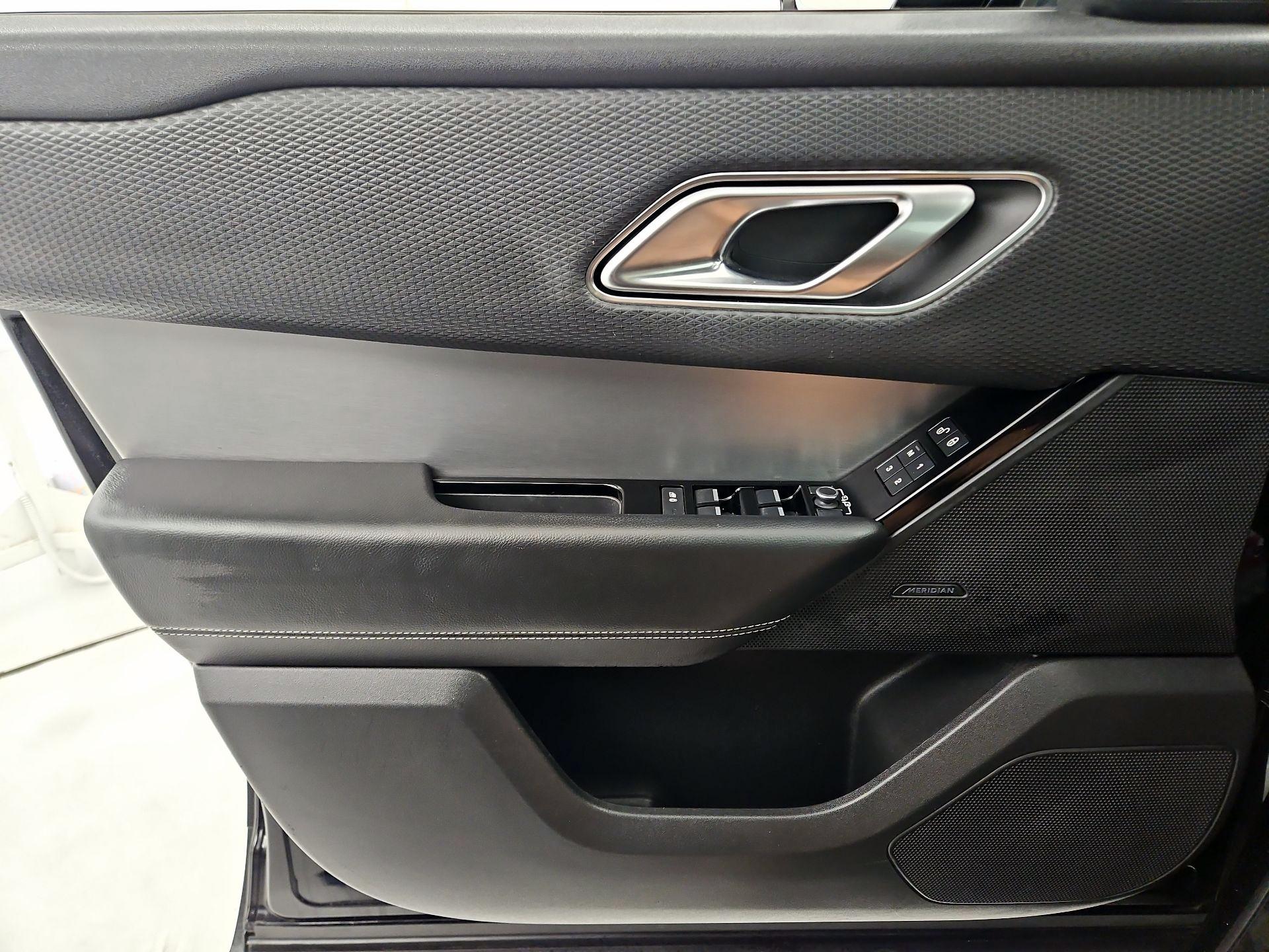 Thumbnail: 2020 Land Rover Range Rover Velar - 12
