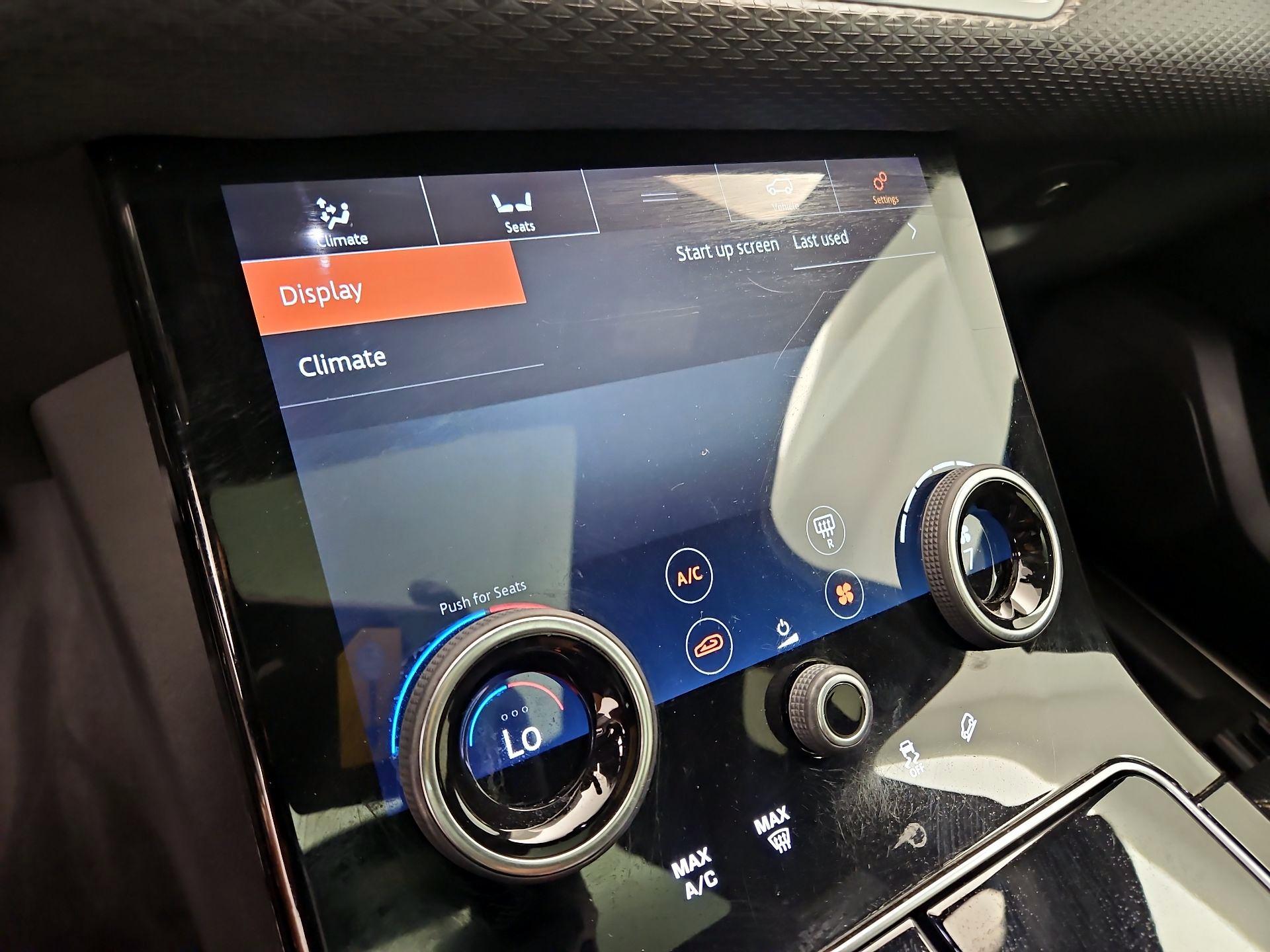 Thumbnail: 2020 Land Rover Range Rover Velar - 16