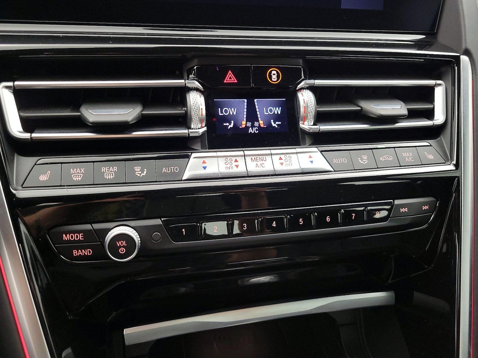 2021 BMW 8 Series 840i - Photo 18
