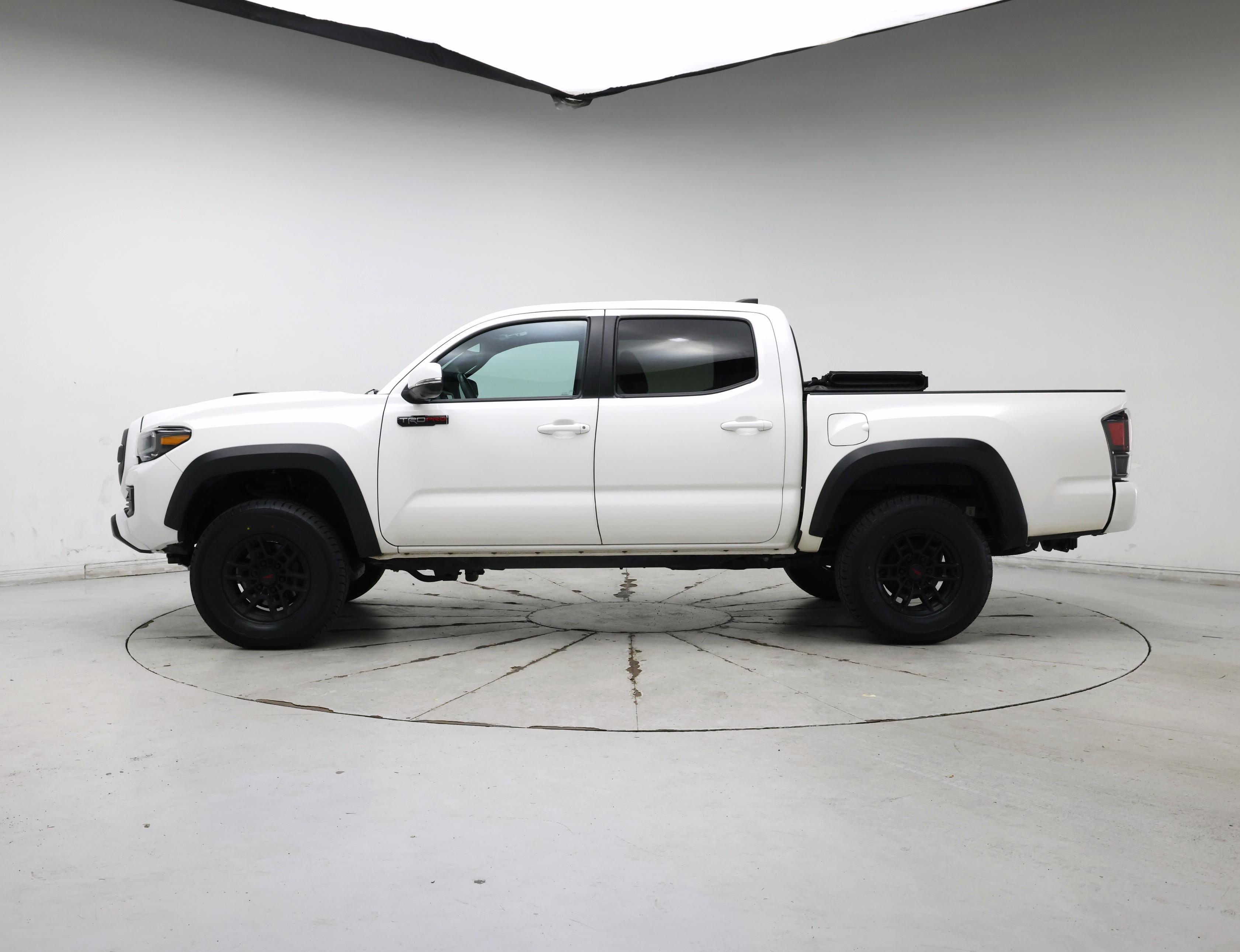 Thumbnail: 2021 Toyota Tacoma - 3