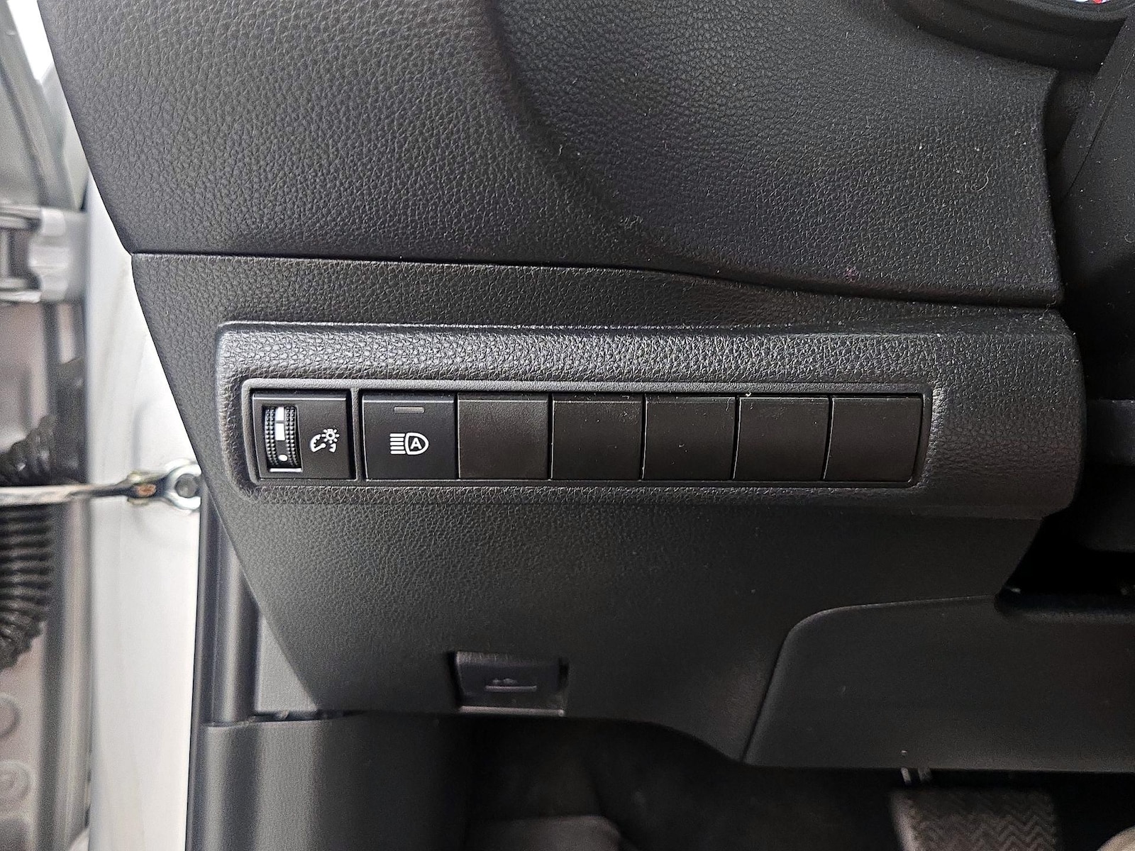 2024 Toyota Corolla LE - Photo 14