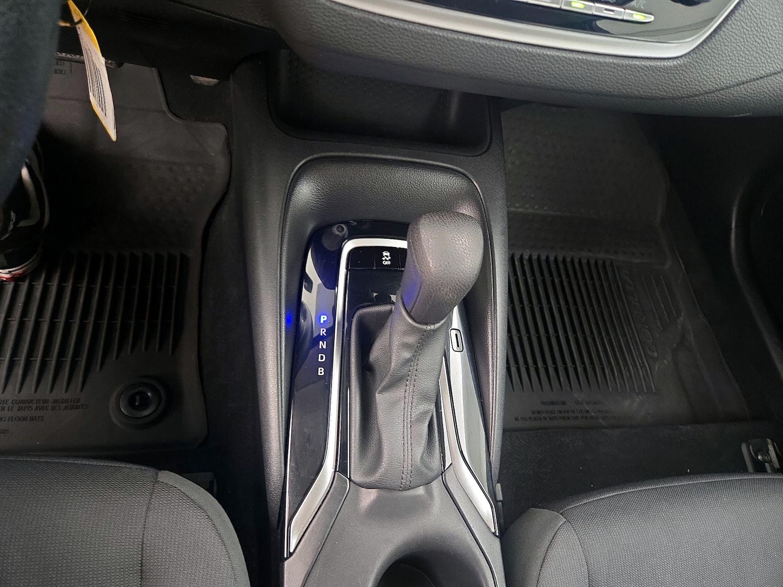 2024 Toyota Corolla LE - Photo 18