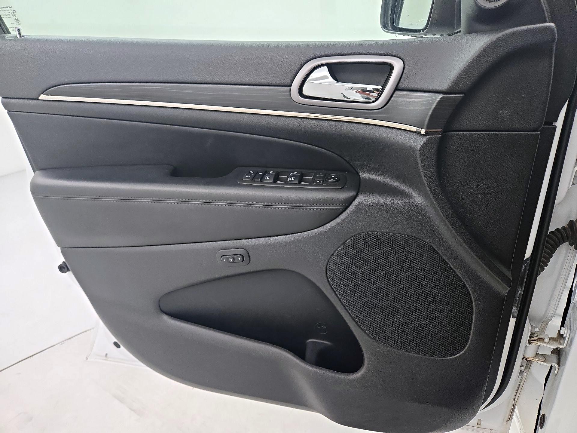 Thumbnail: 2021 Jeep Grand Cherokee - 12