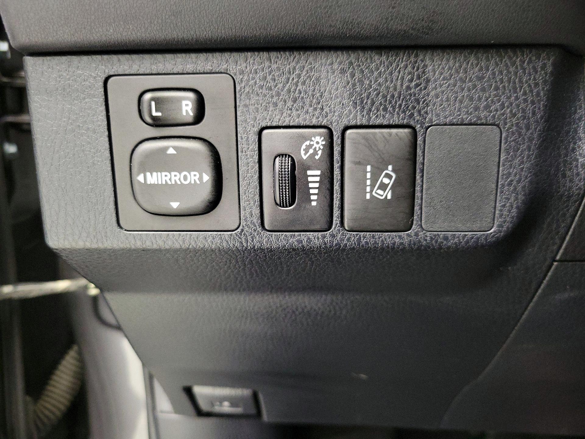 Thumbnail: 2017 Toyota RAV4 - 13