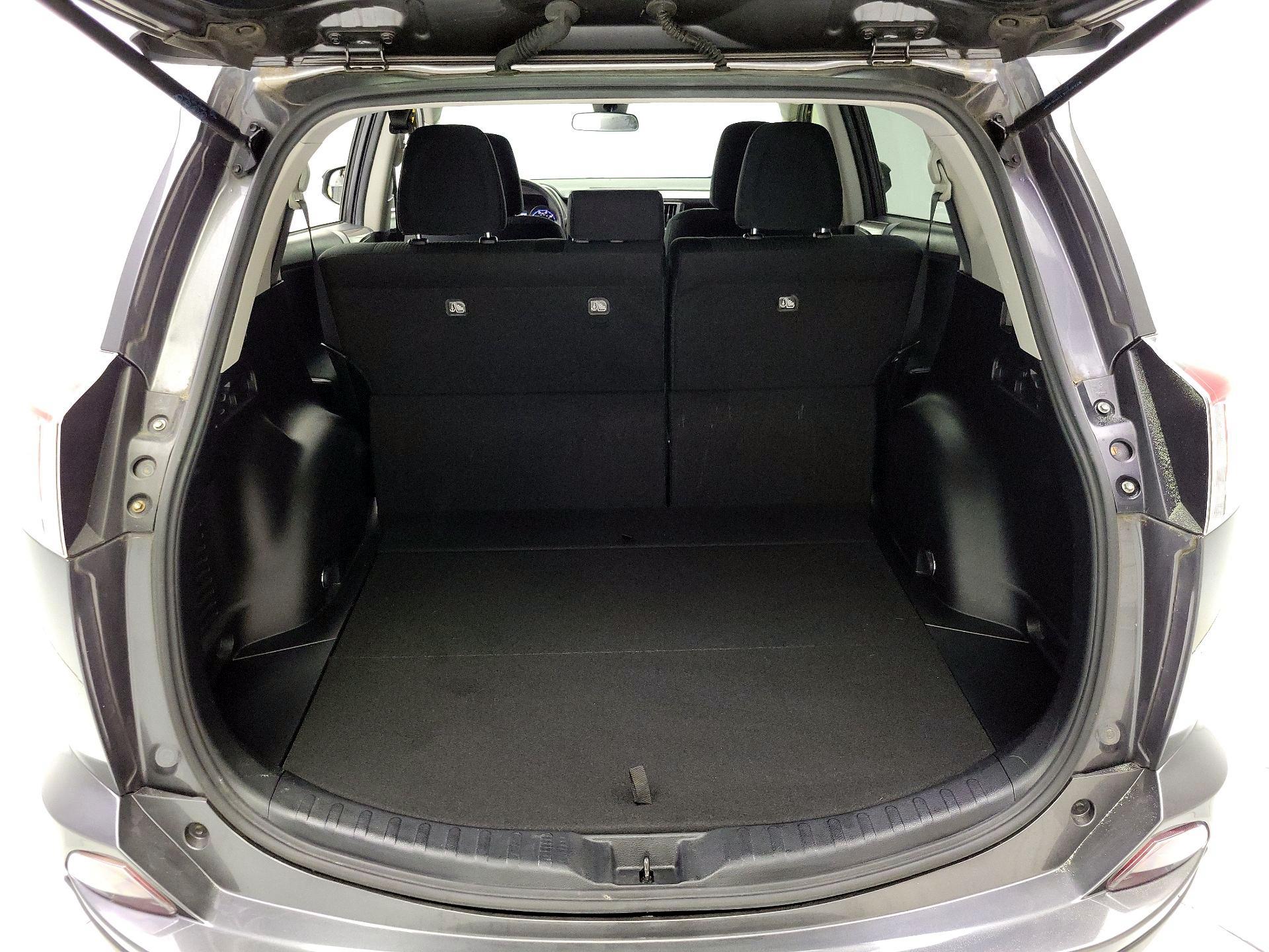 Thumbnail: 2017 Toyota RAV4 - 20