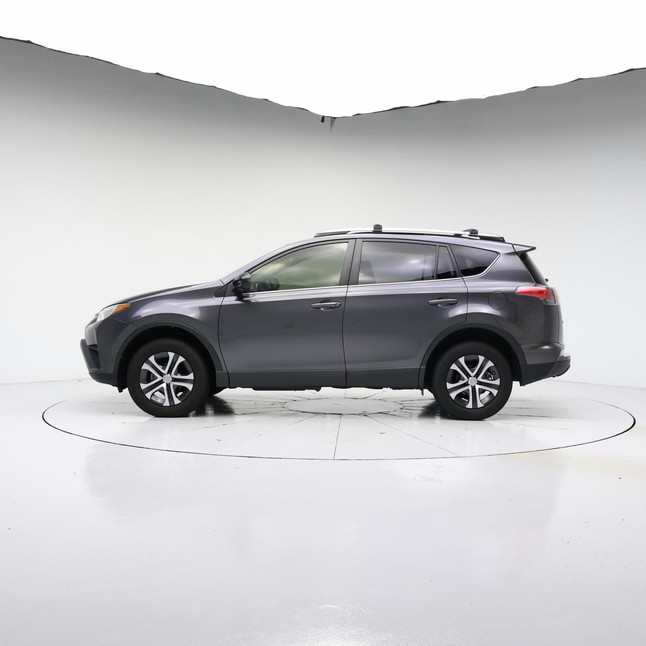 Thumbnail: 2017 Toyota RAV4 - 3