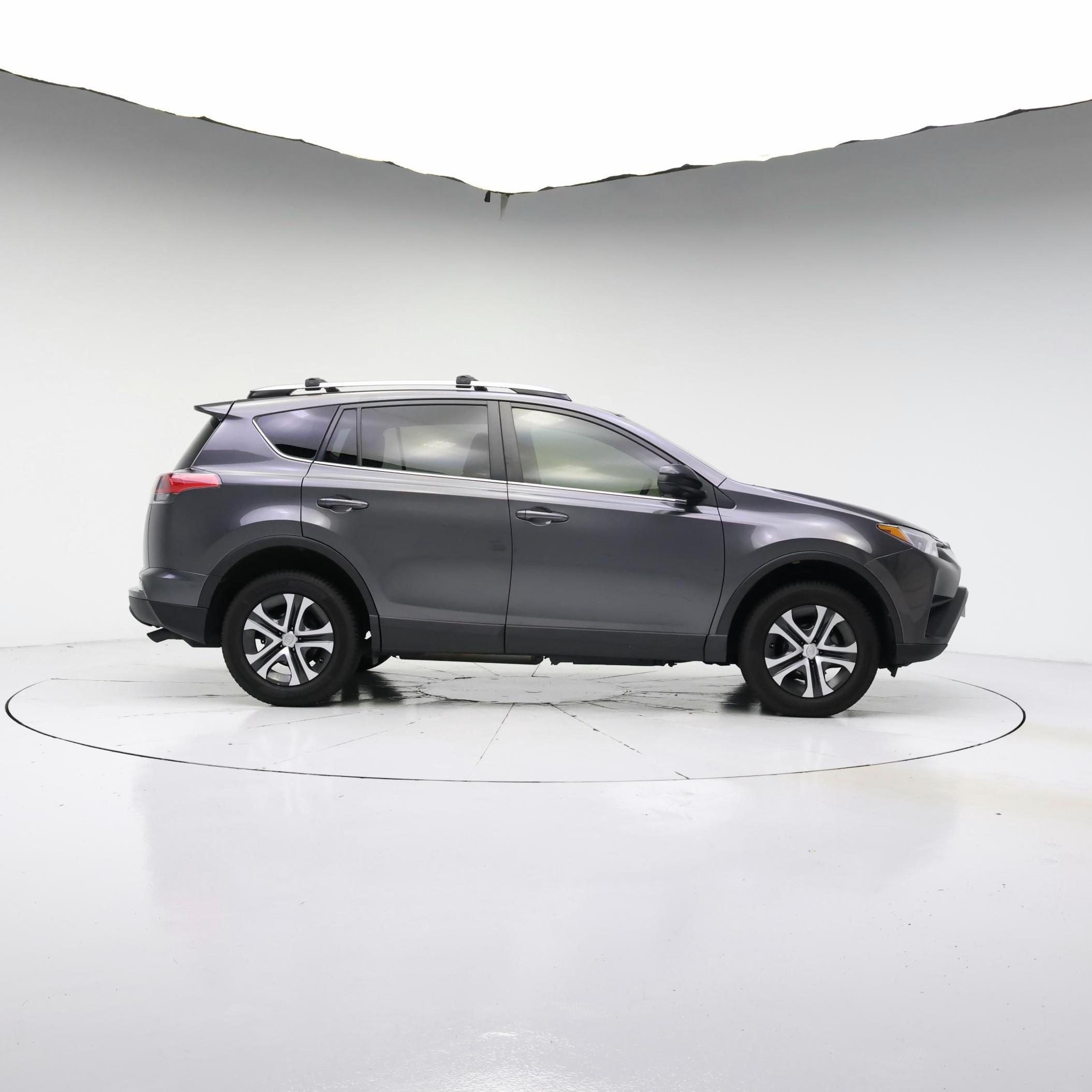 Thumbnail: 2017 Toyota RAV4 - 7