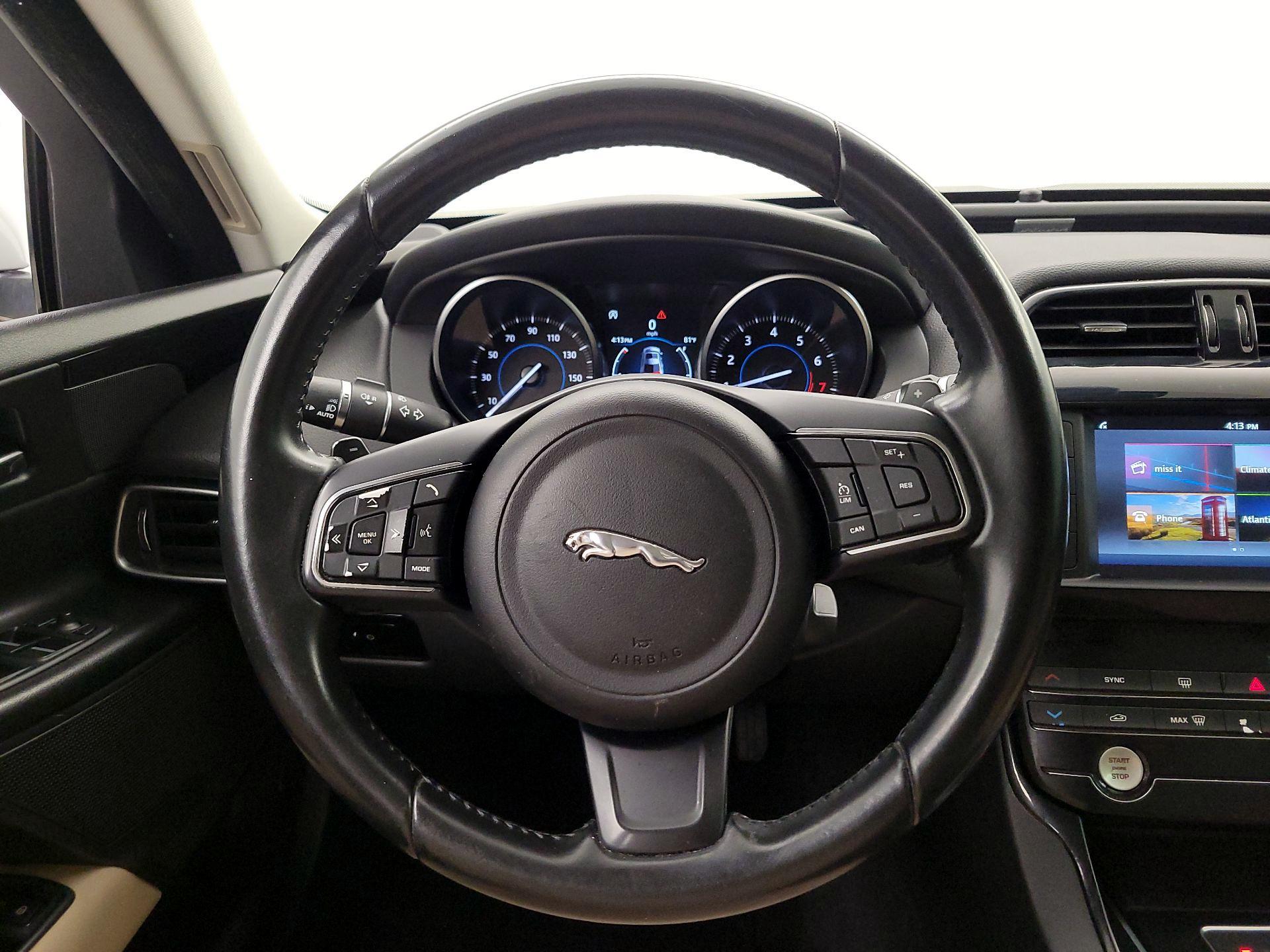 Thumbnail: 2018 Jaguar XE - 10