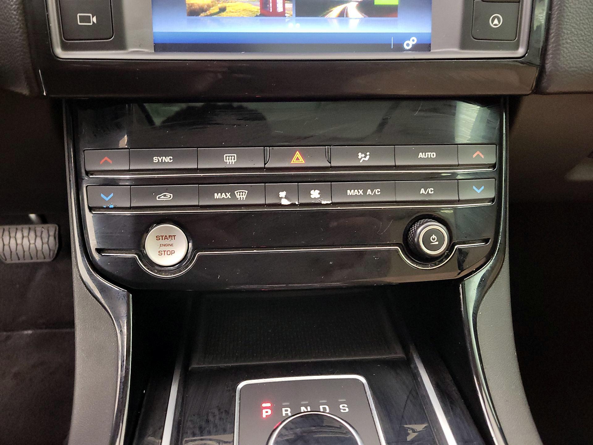 Thumbnail: 2018 Jaguar XE - 17