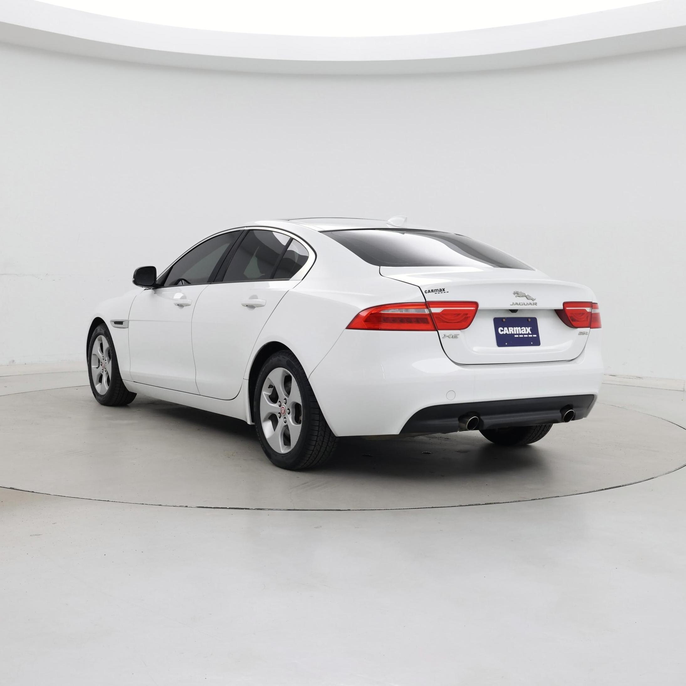 Thumbnail: 2018 Jaguar XE - 2